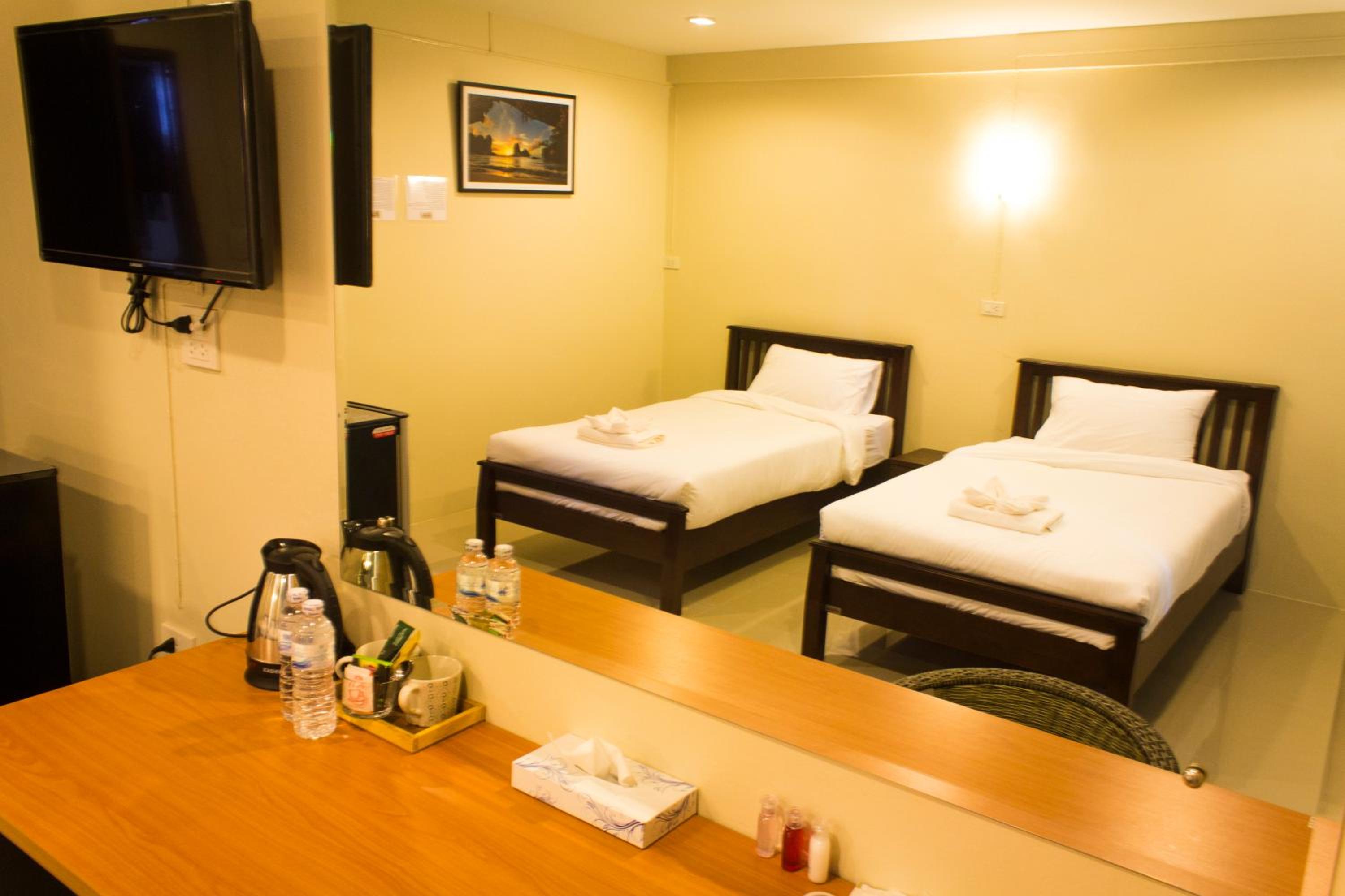 Budget Twin Room photo 2