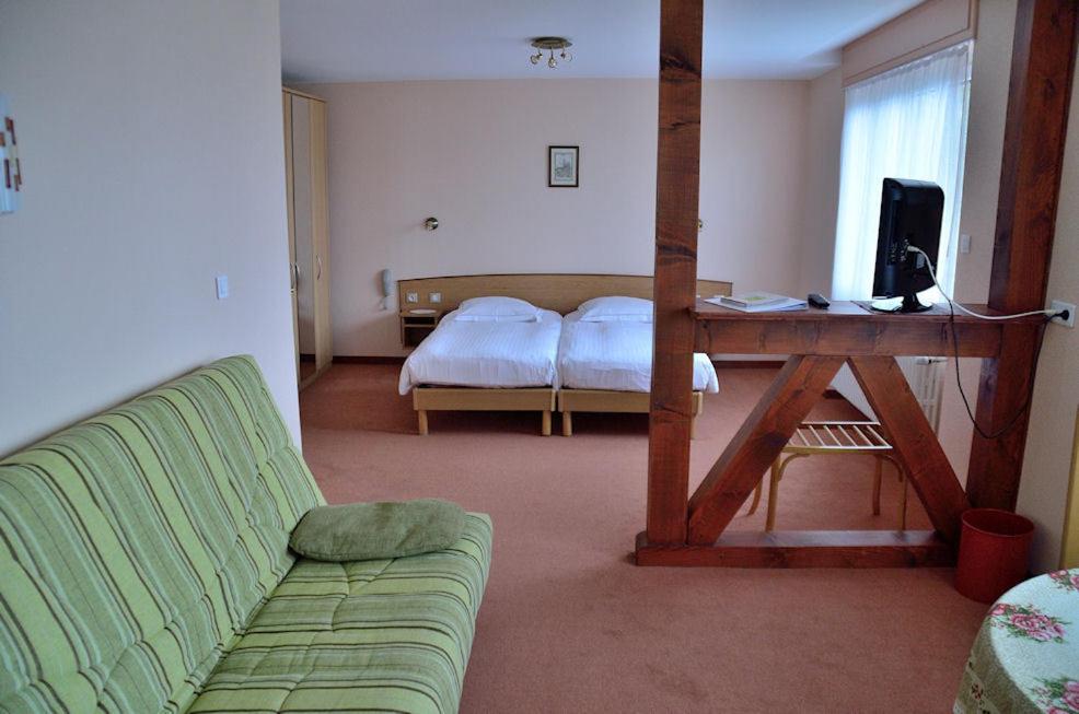 Deluxe Double or Twin Room photo 2