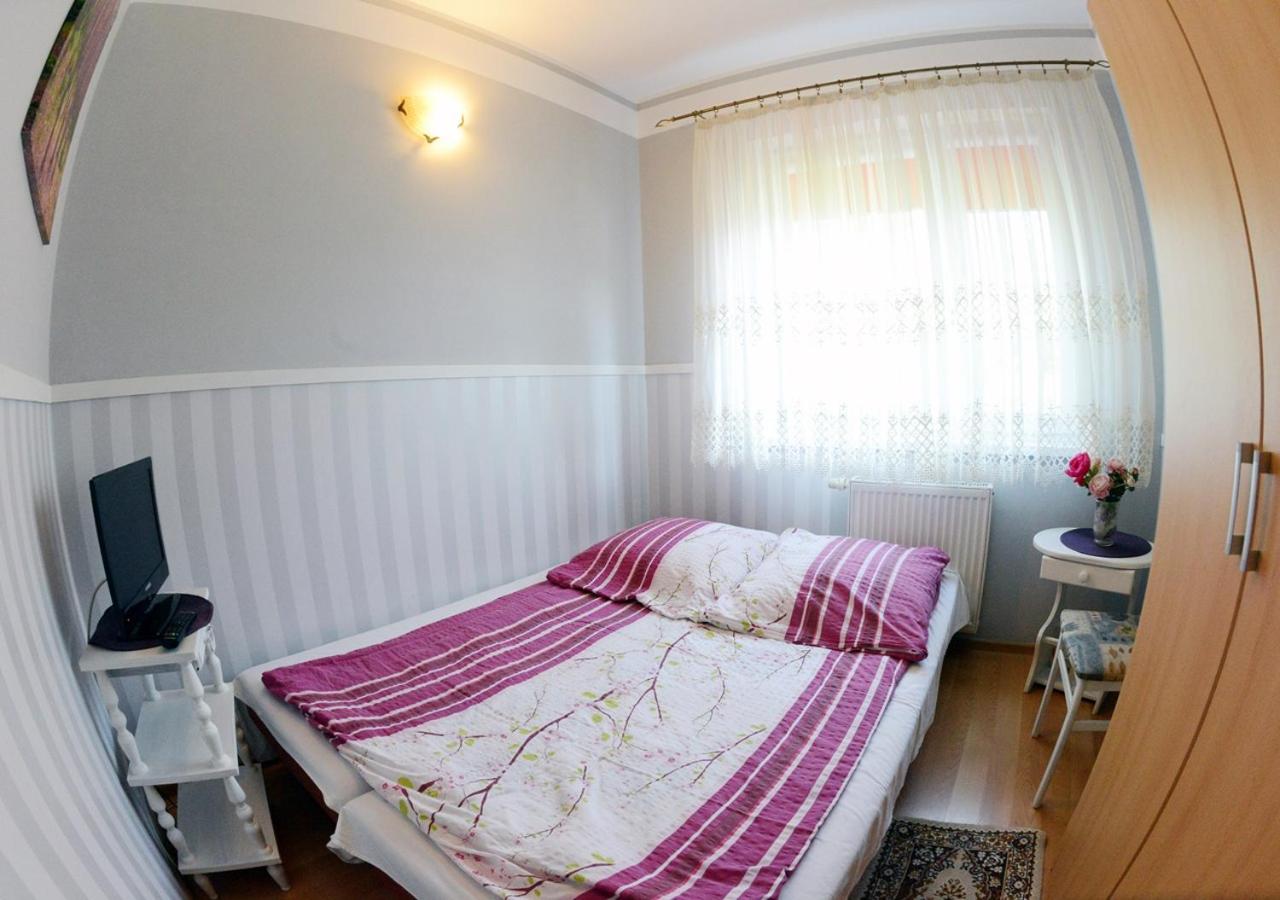 Single Room with Private Bathroom photo 3