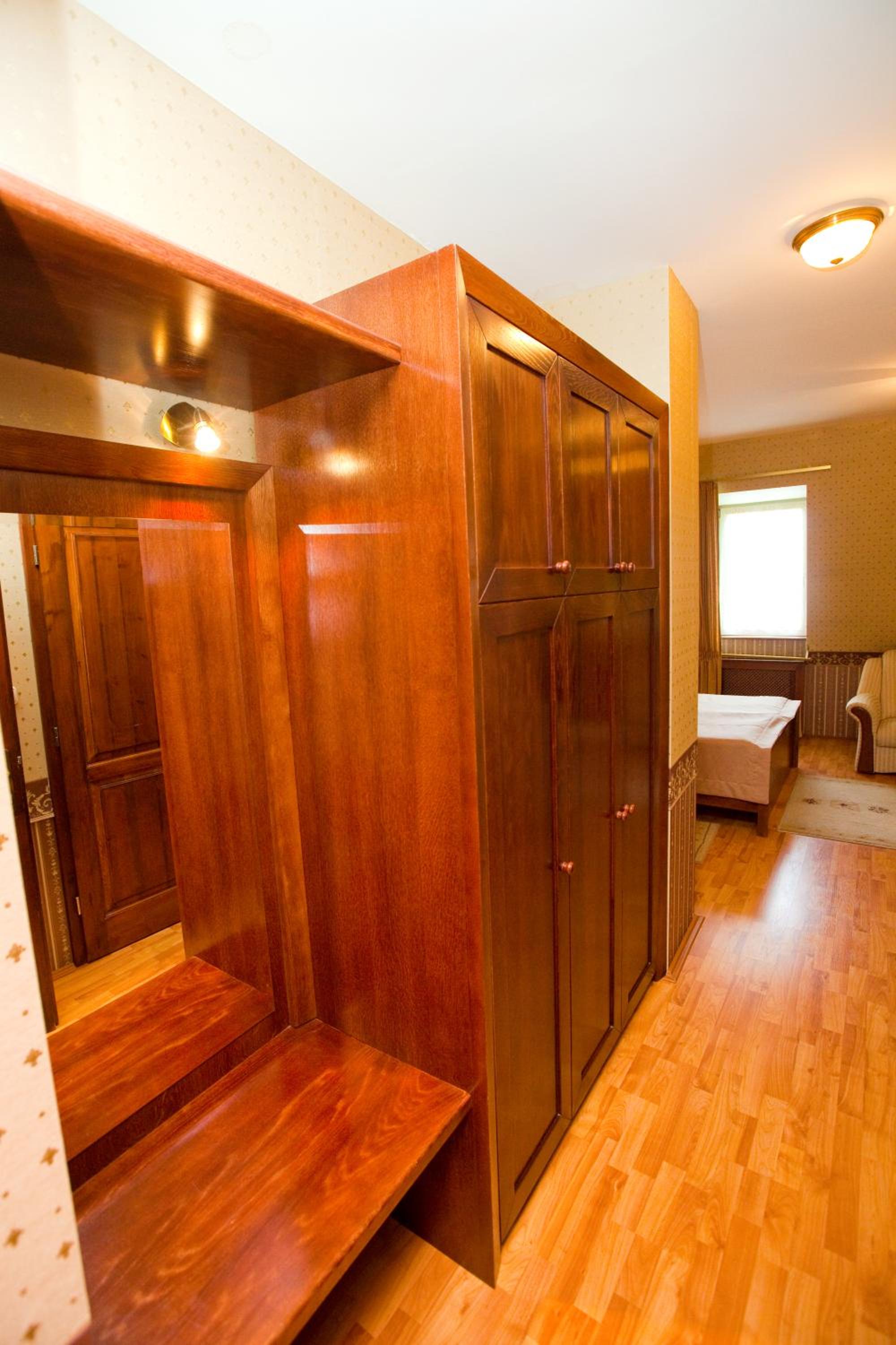 Deluxe Double Room with Bath photo 3