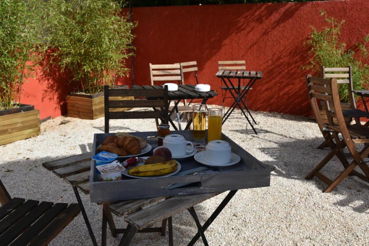 Comfort Double Room with Balcony and Air Conditioning - Street side