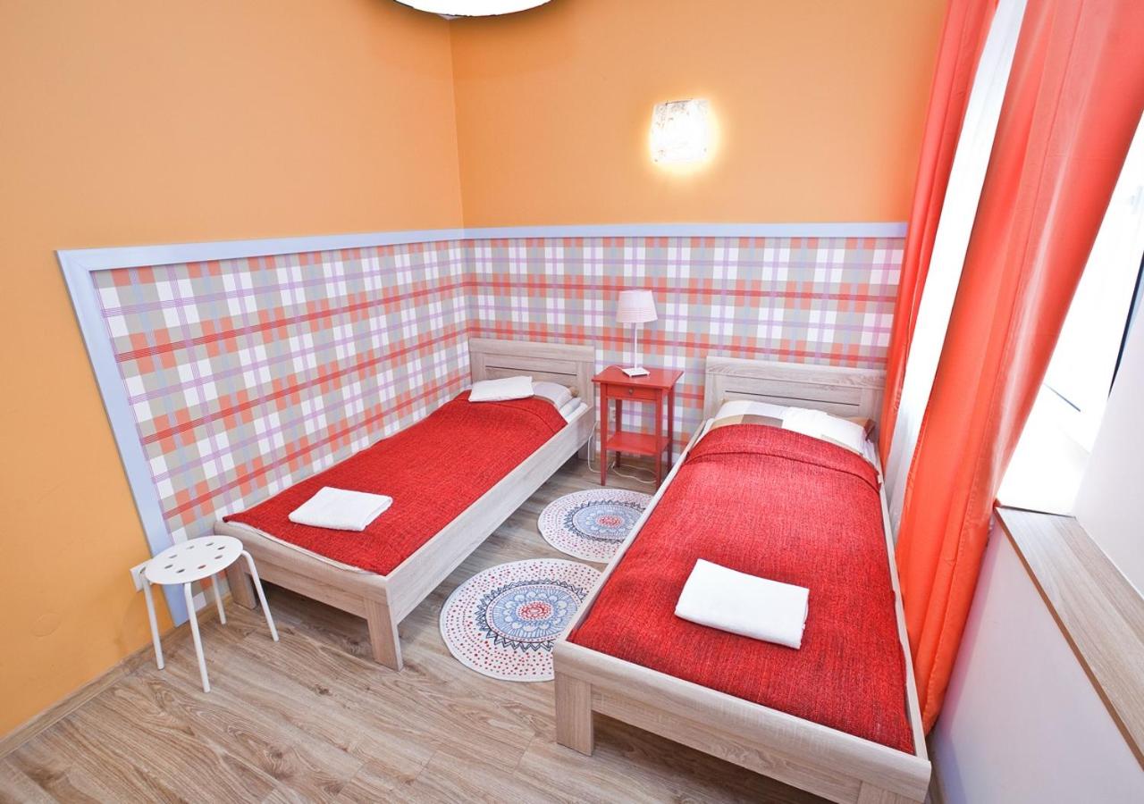 Family Studio - Photo 1