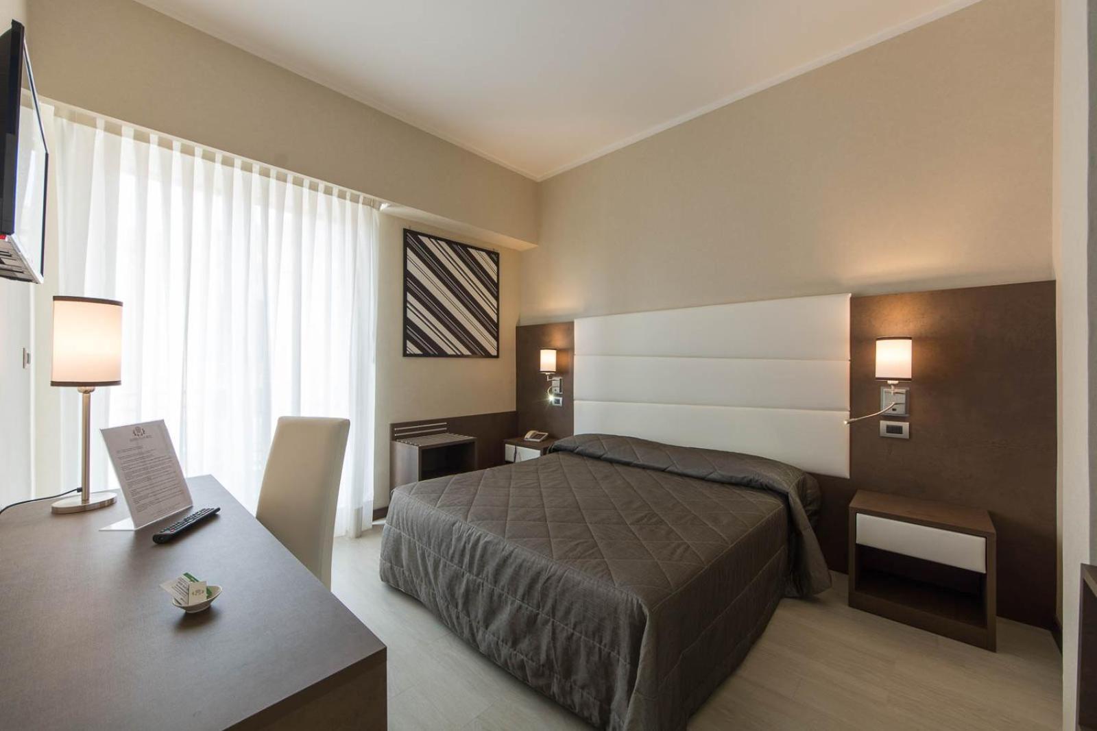 Double or Twin Room with Side Sea View photo 1