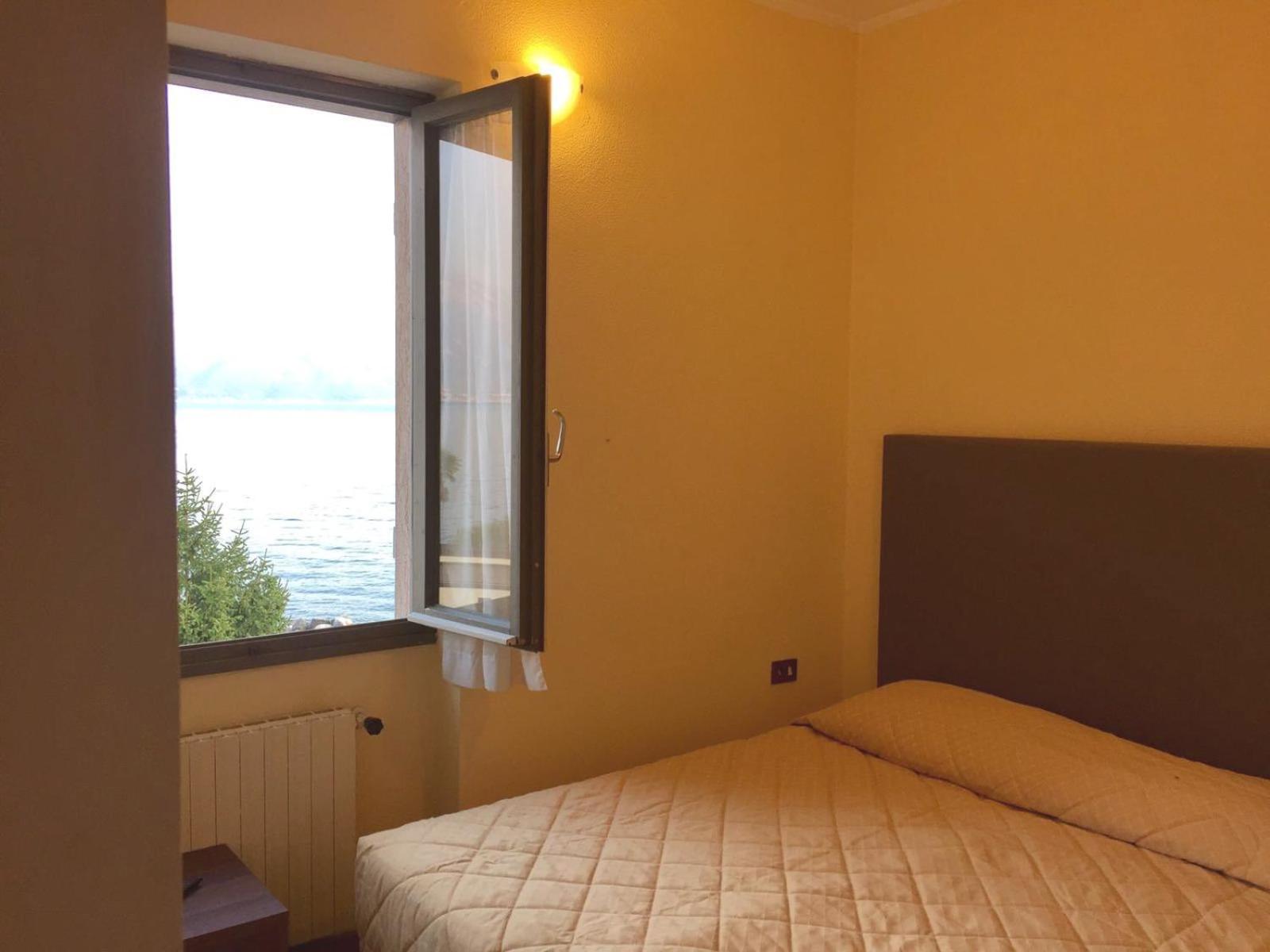 Single Room with Lake View