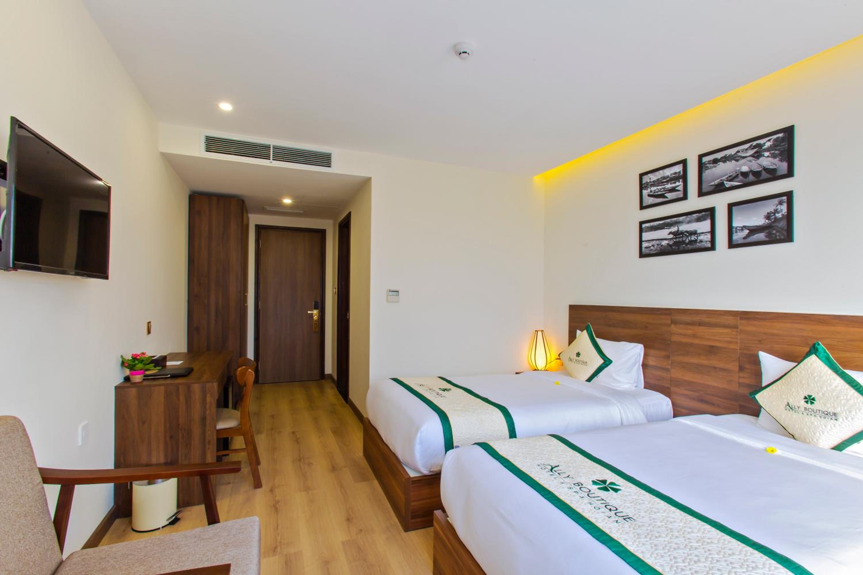 Deluxe Twin Room with Sea View - Photo 2