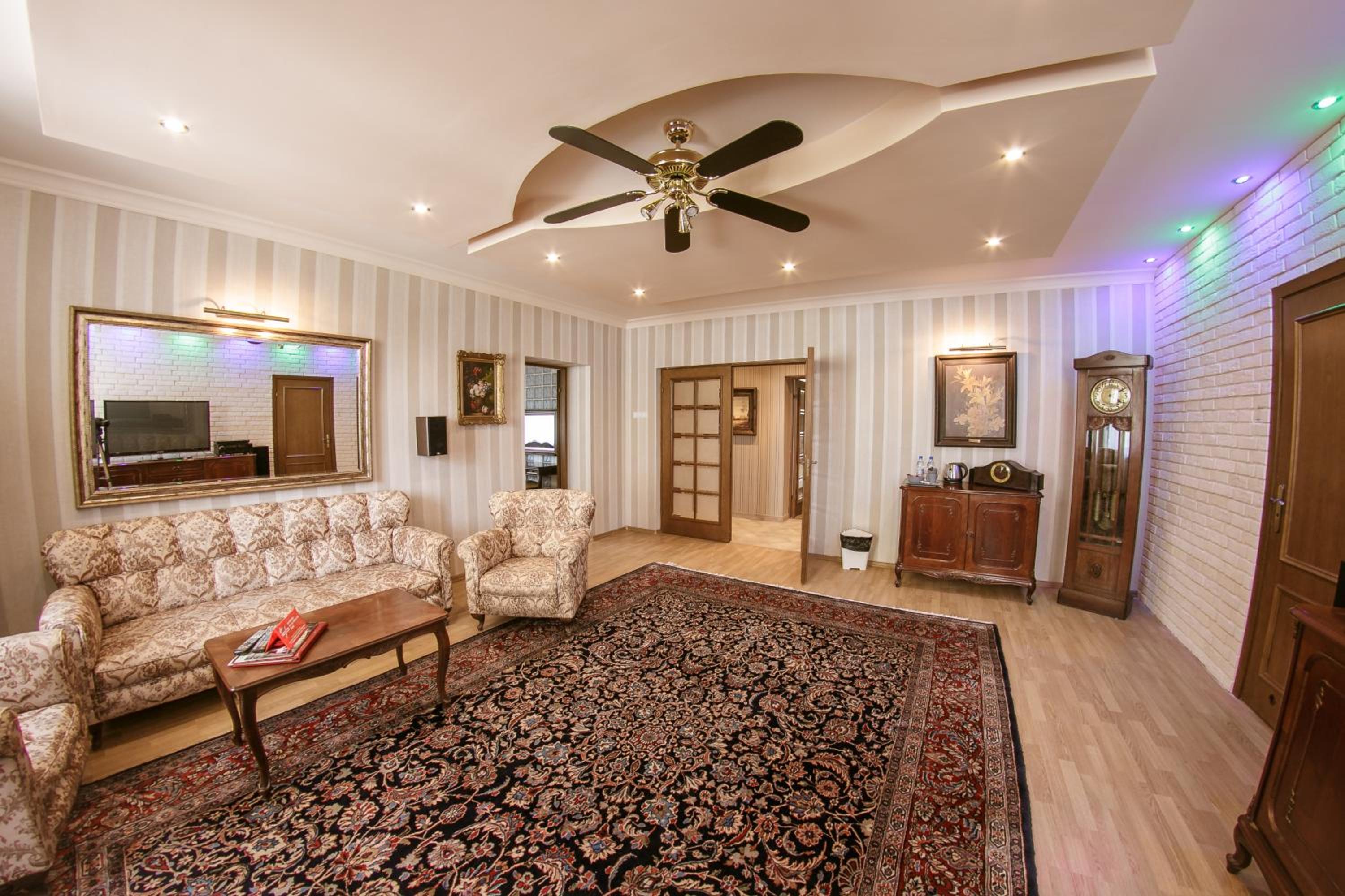 Deluxe Apartment with unlimited access to Roman Terms - Photo 1