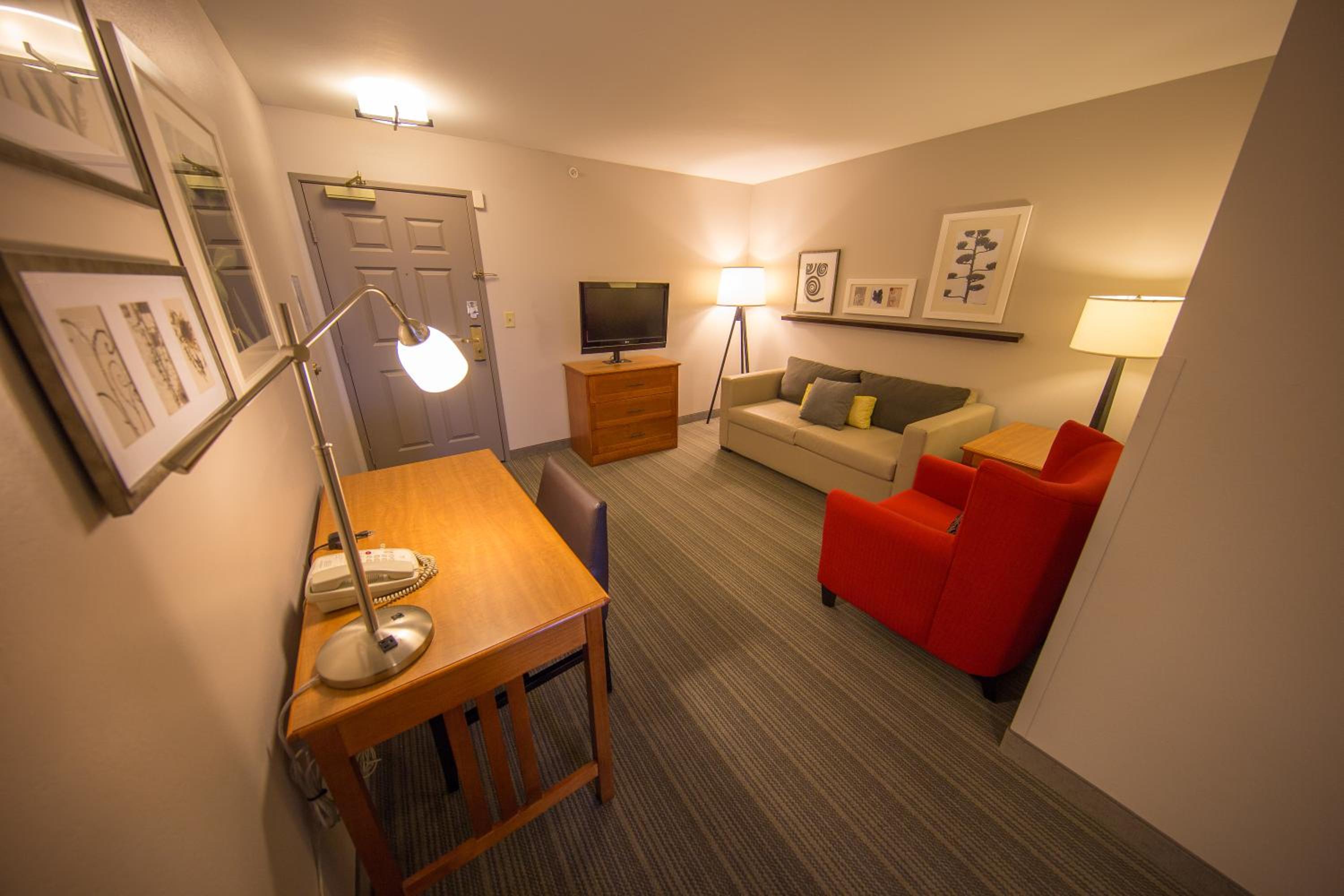 One-Bedroom King Suite - Non-Smoking - Photo 4
