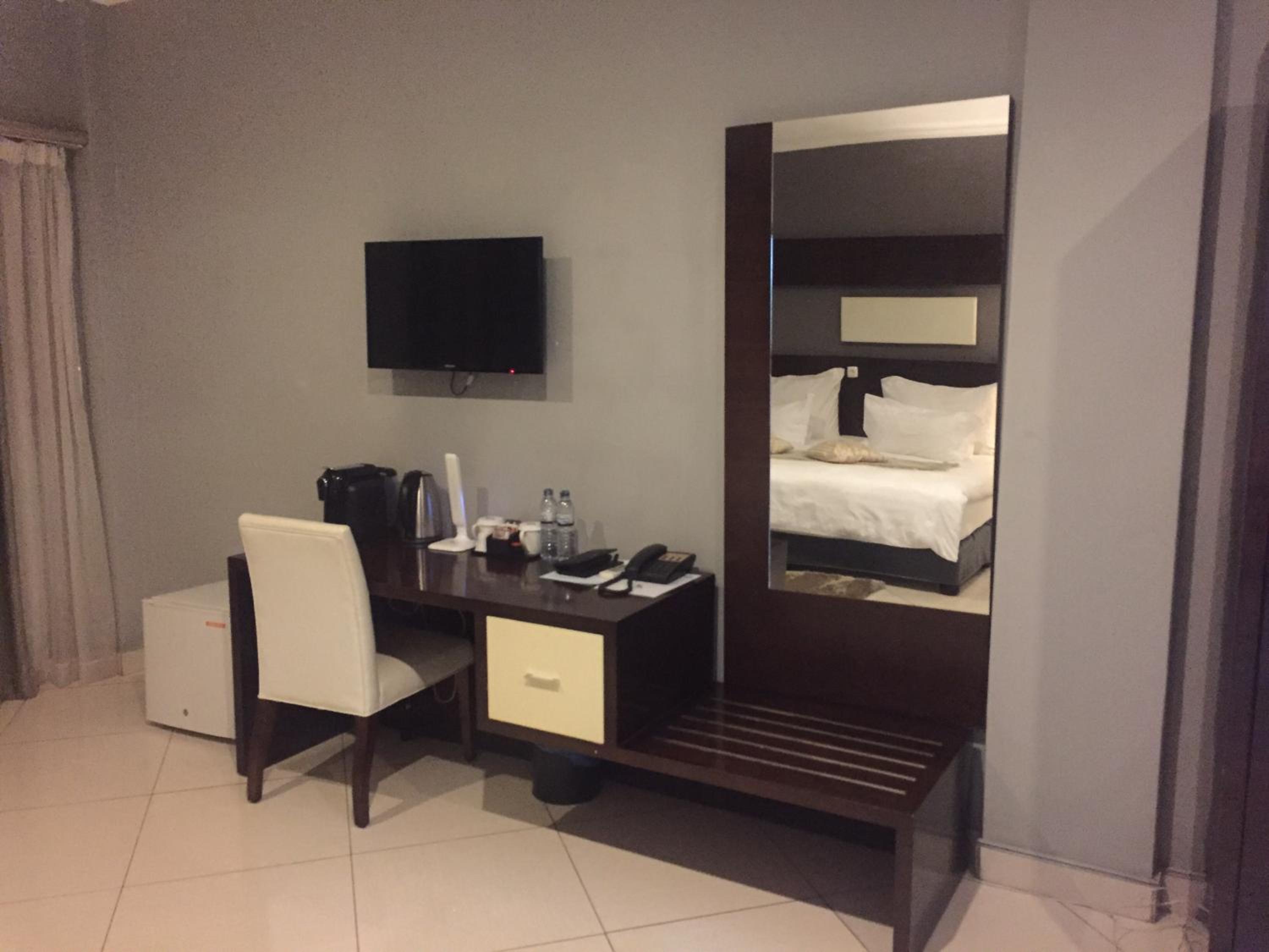 Deluxe Suite photo 2