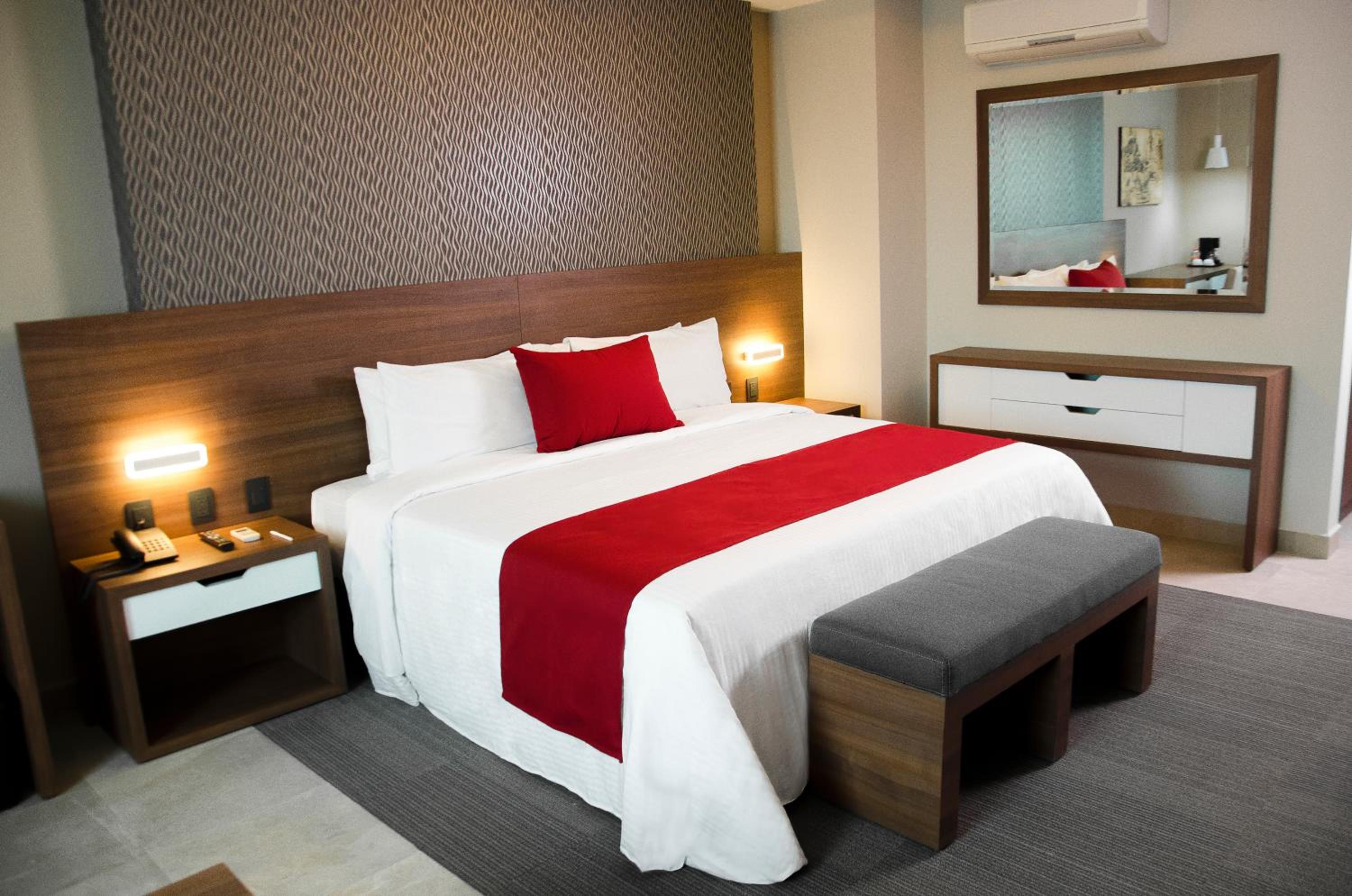 Deluxe King Room photo 1