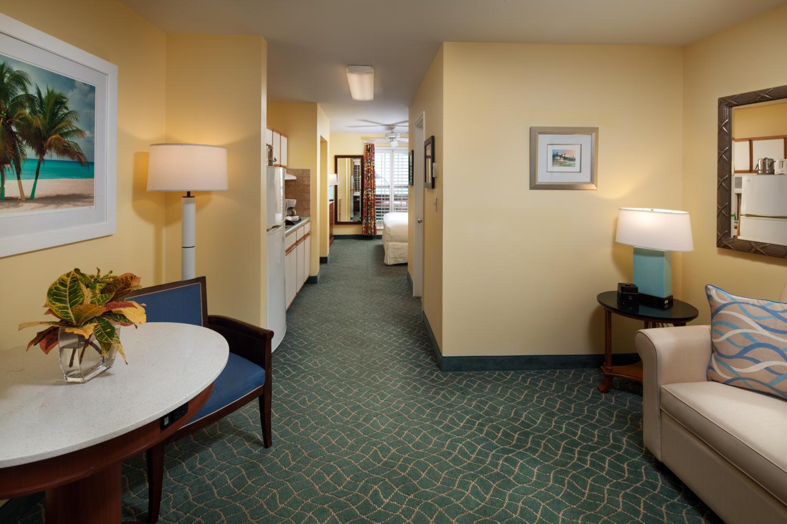 One-Bedroom Suite - Photo 4