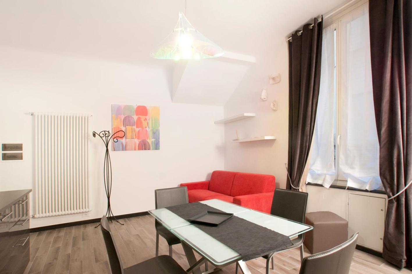 One-Bedroom Apartment photo 1