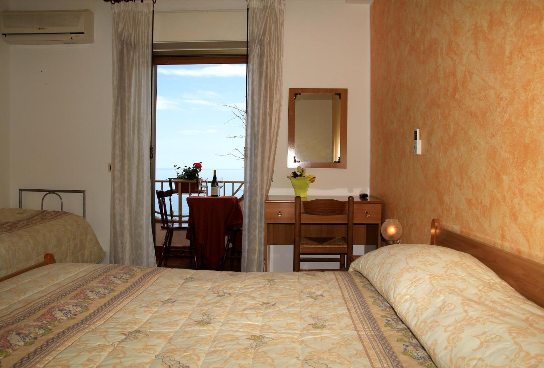 Double Room with Balcony and Sea View