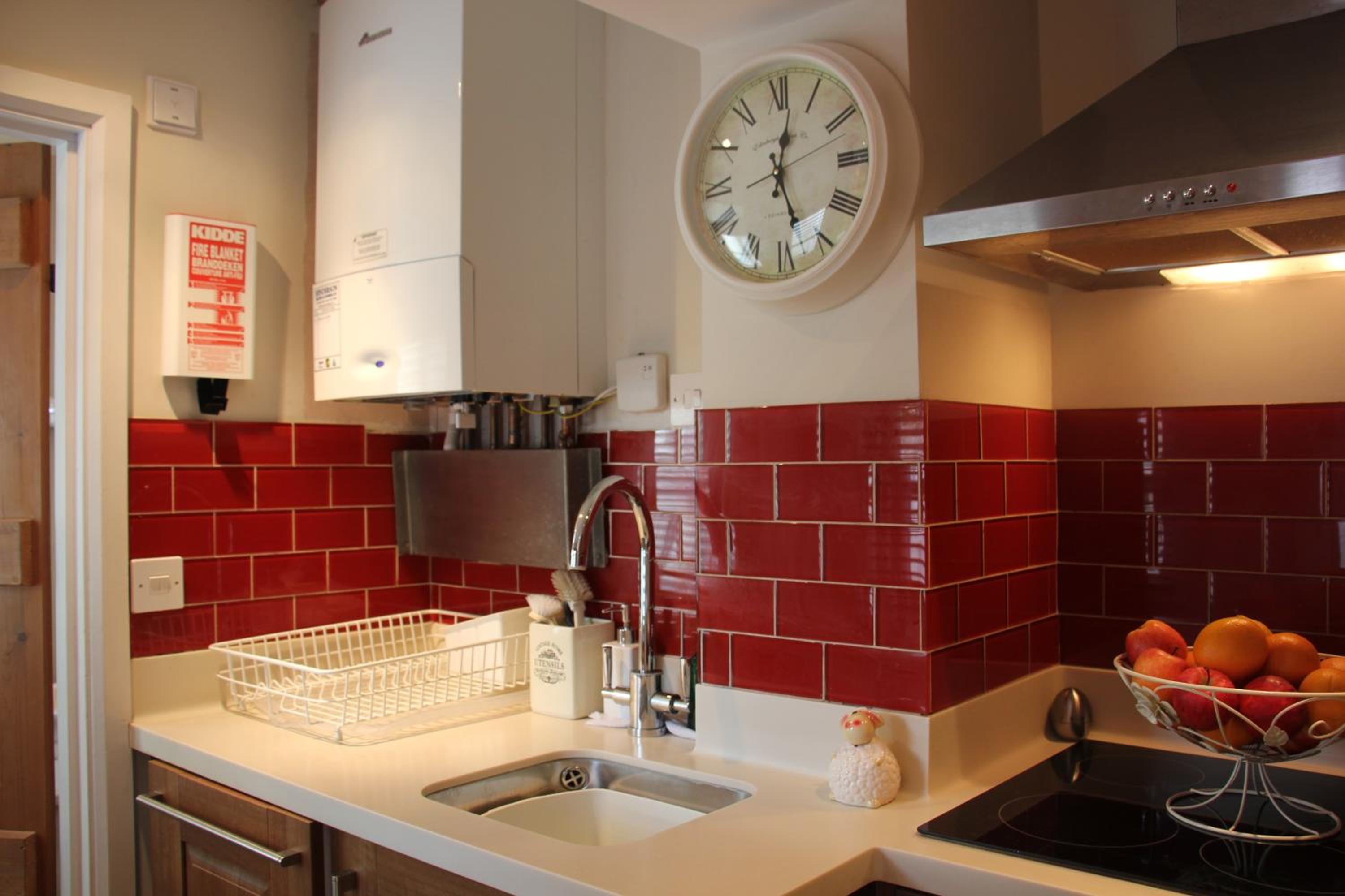 Two-Bedroom House - Photo 8