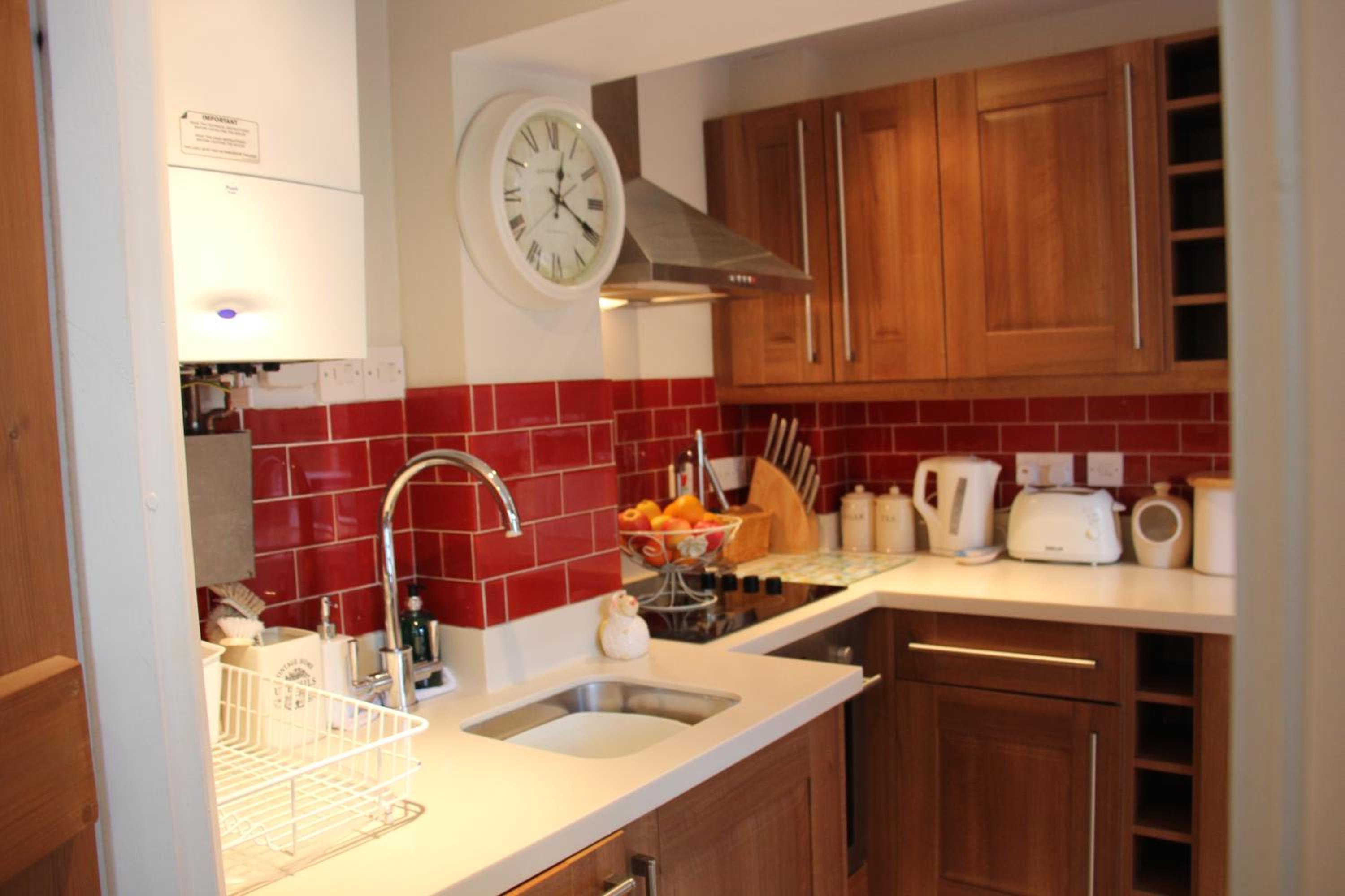 Two-Bedroom House - Photo 11
