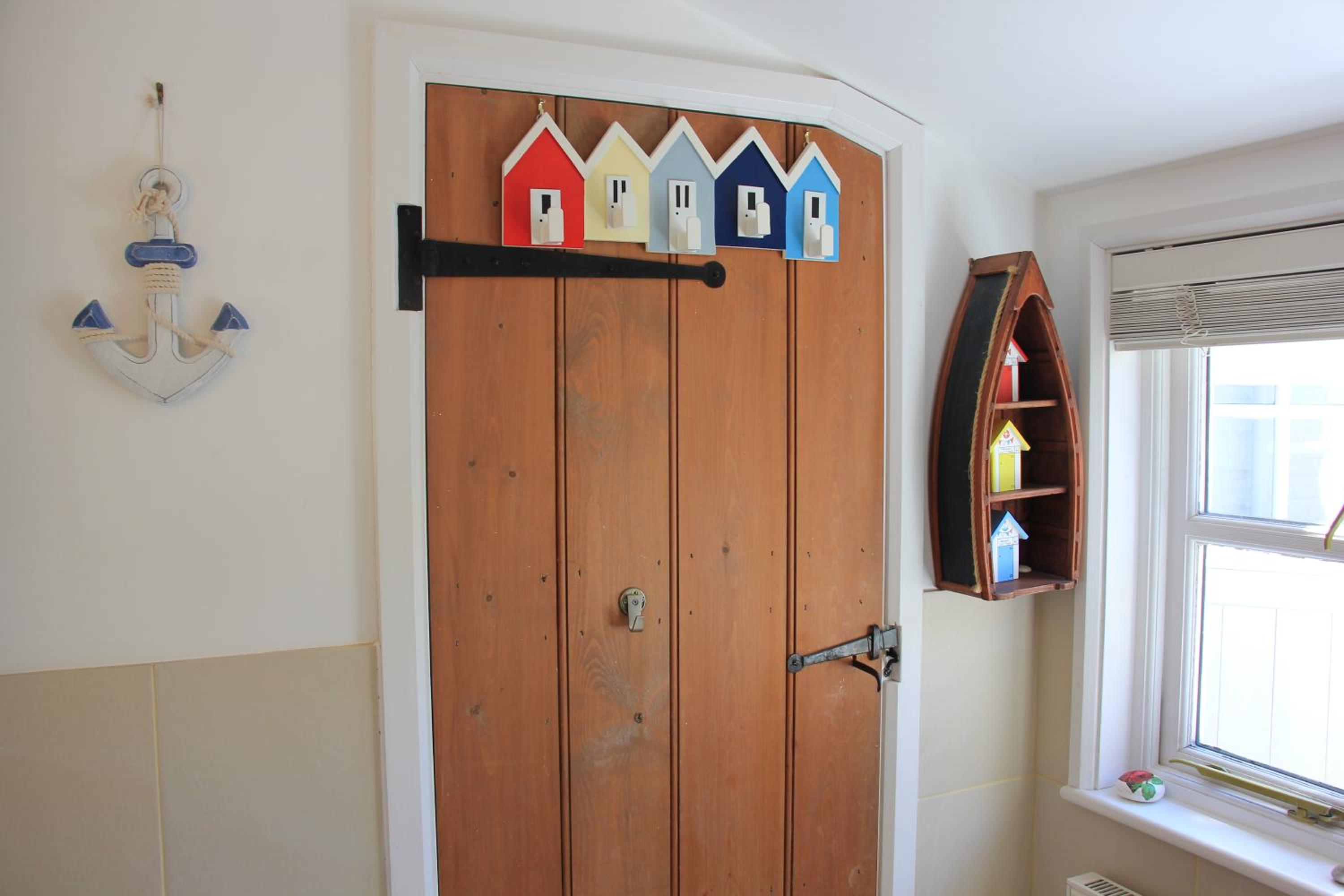 Two-Bedroom House - Photo 29
