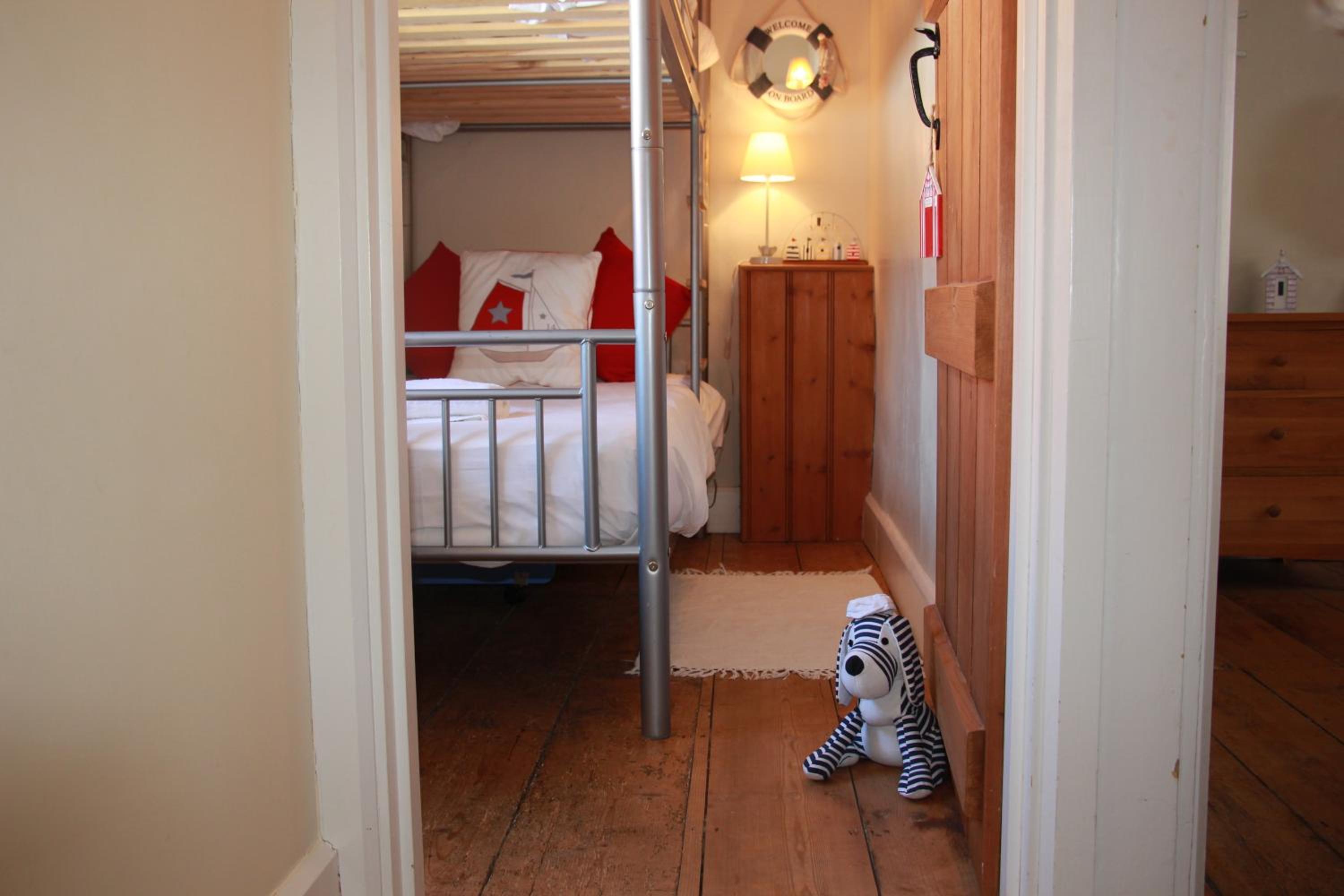 Two-Bedroom House - Photo 33