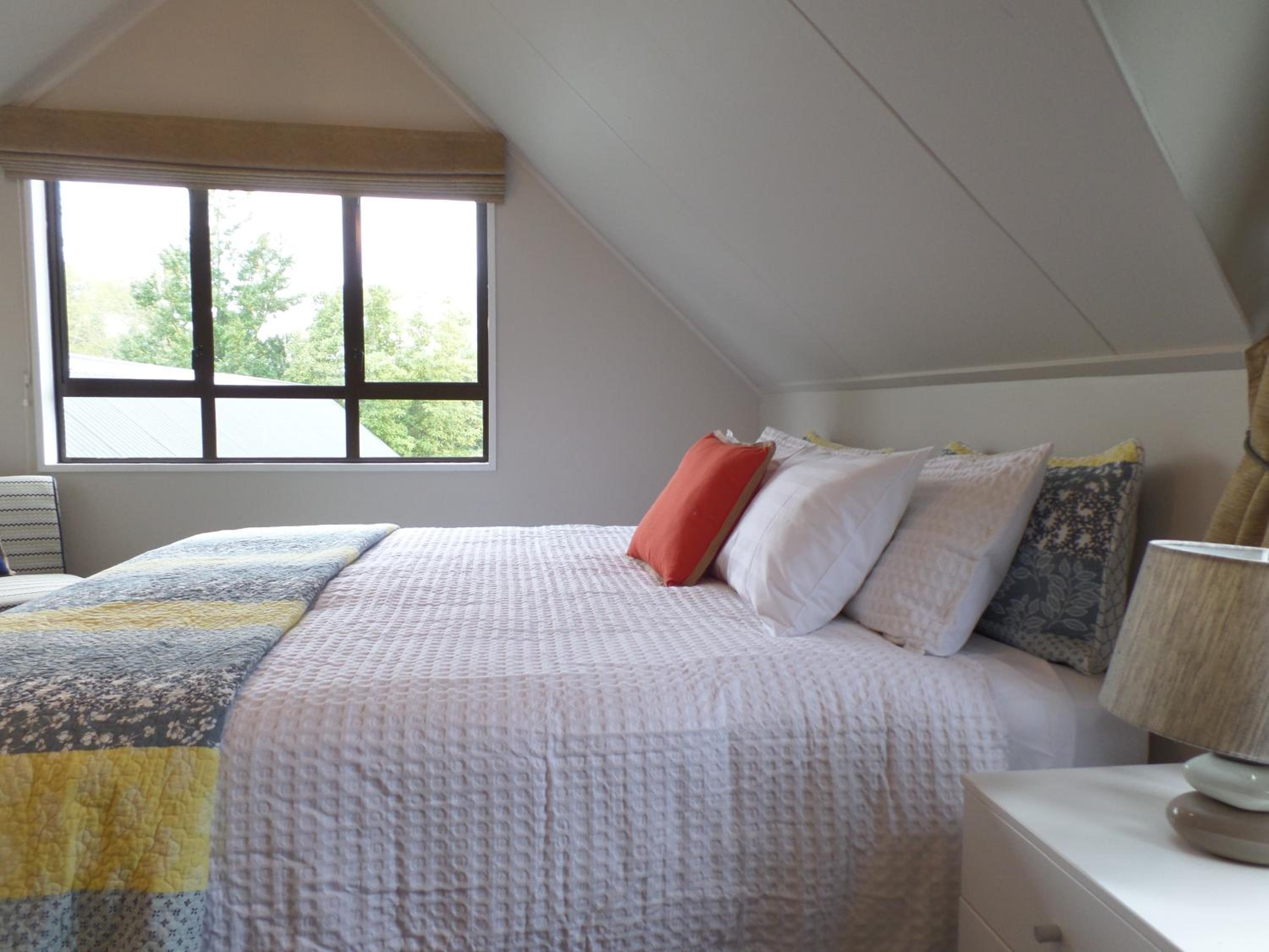 Deluxe King Suite photo 1