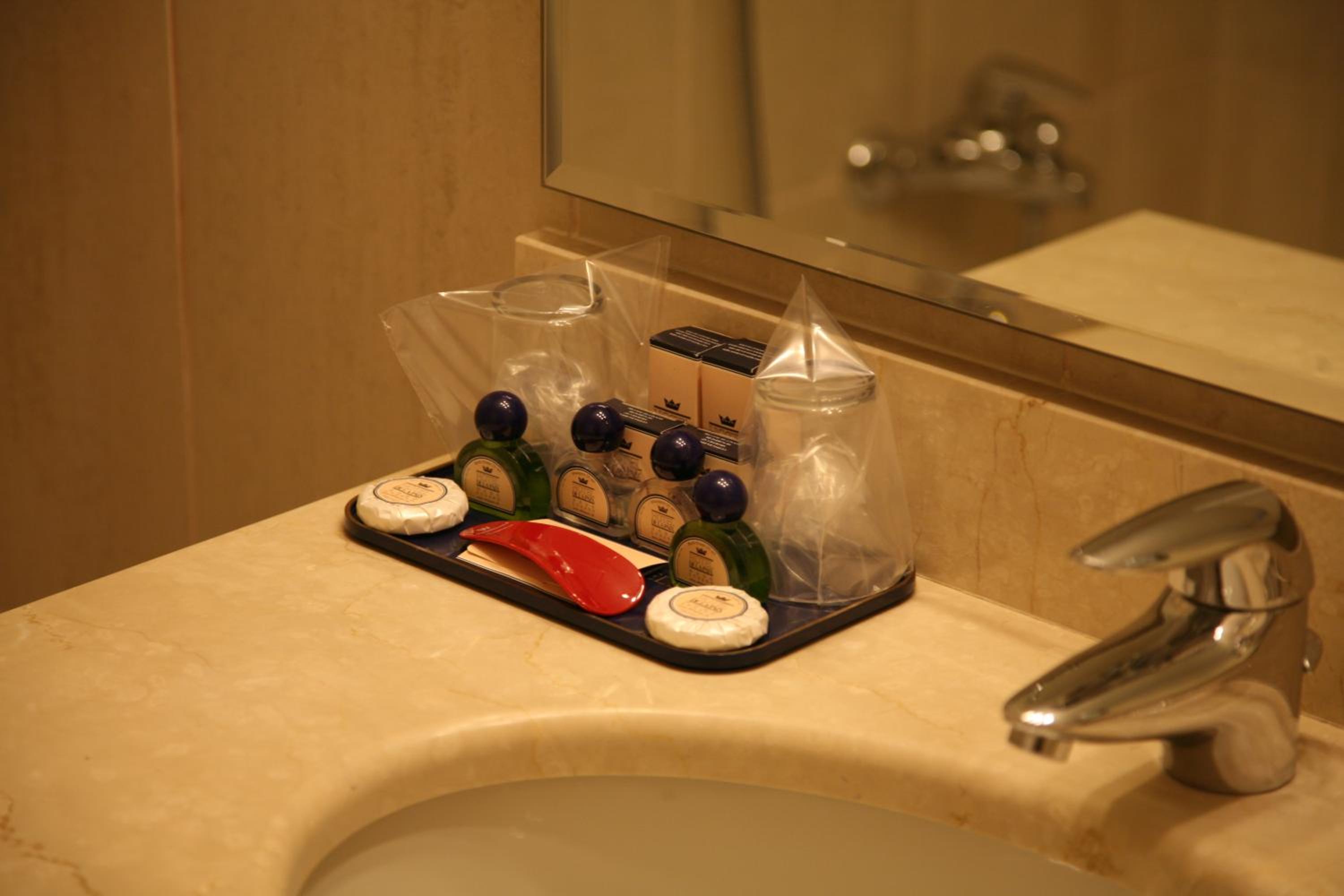 Double or Twin Room - Photo 4