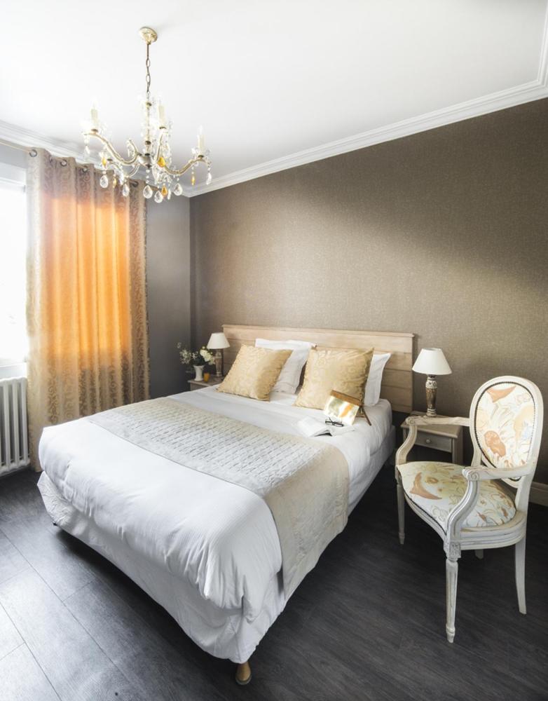 Standard Double Room with Courtyard View - Photo 7