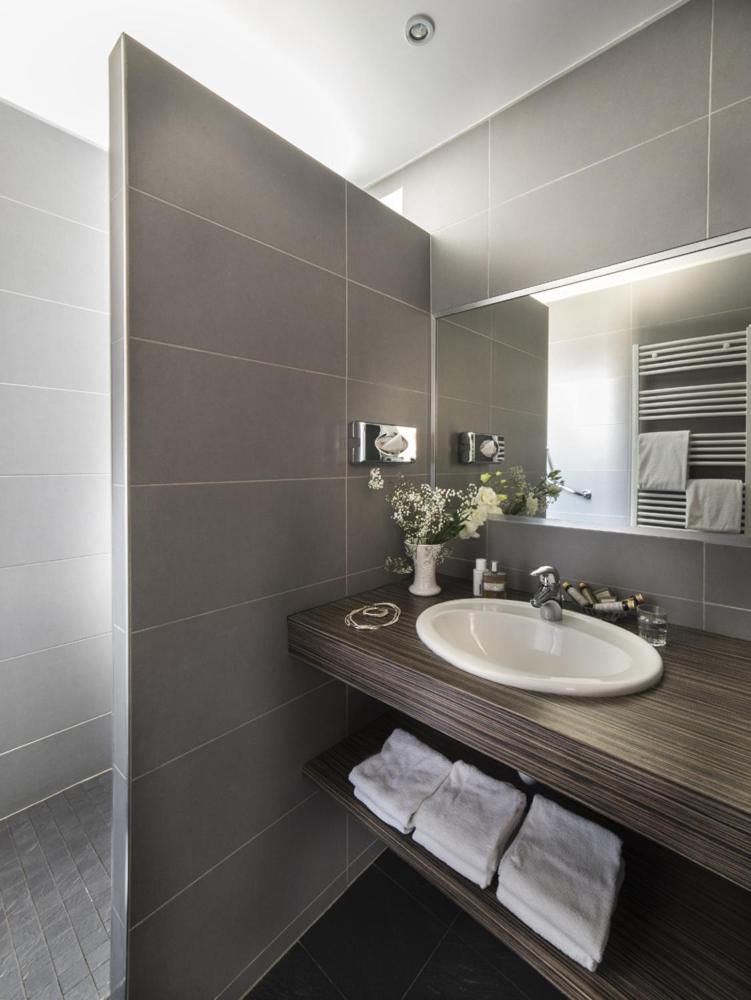 Comfort Double Room with Side Terrace - Photo 8