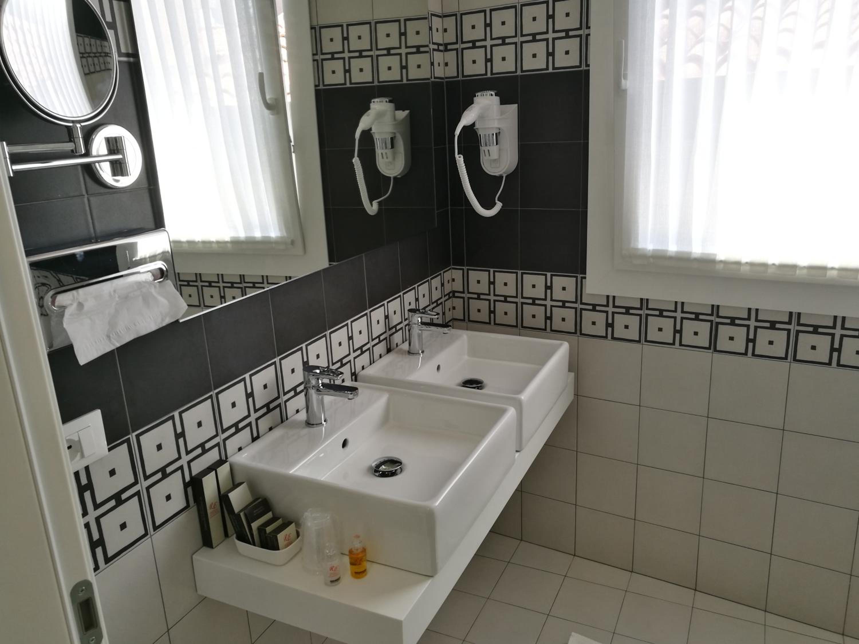 Deluxe Double Room - Photo 2