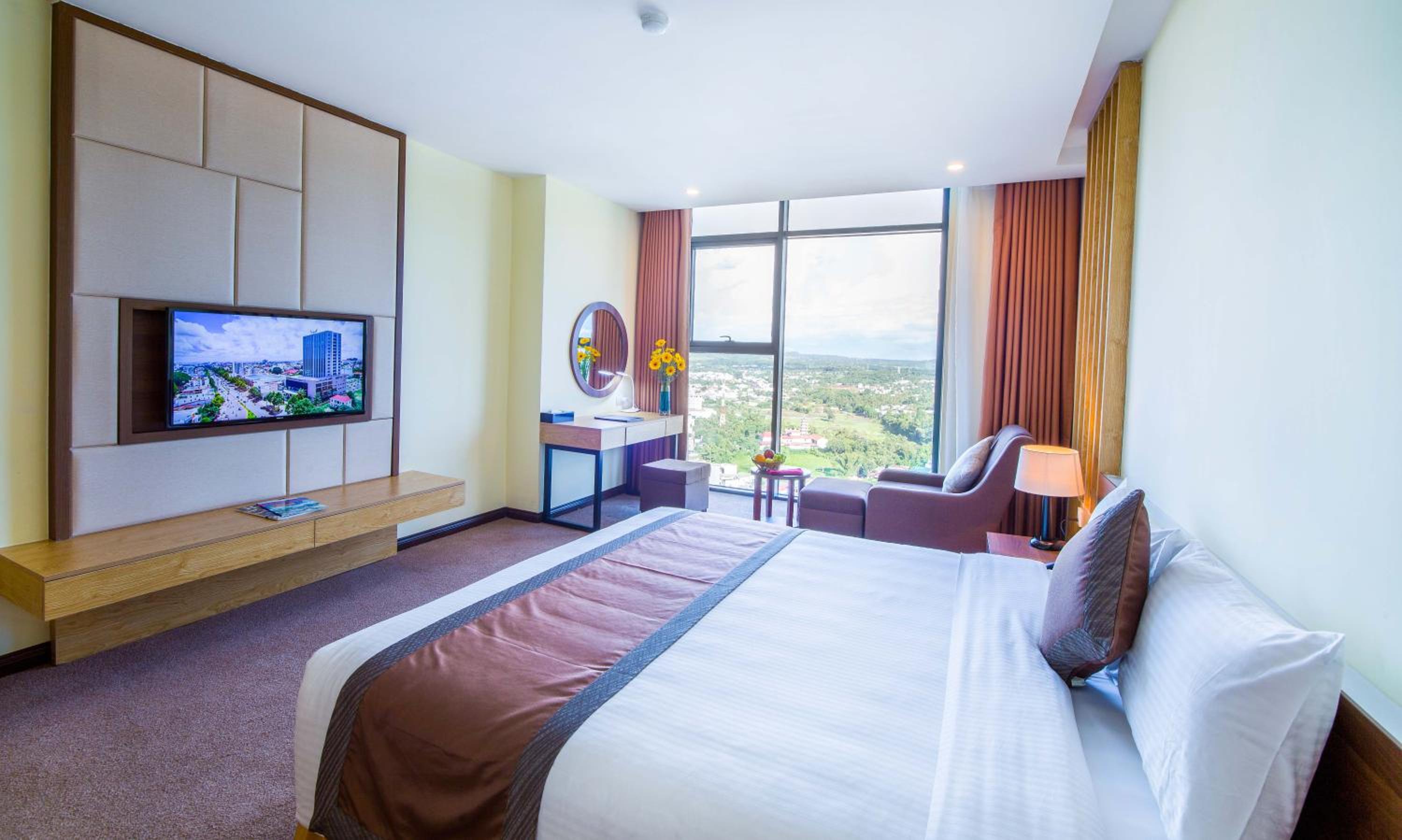 Deluxe King Room photo 2