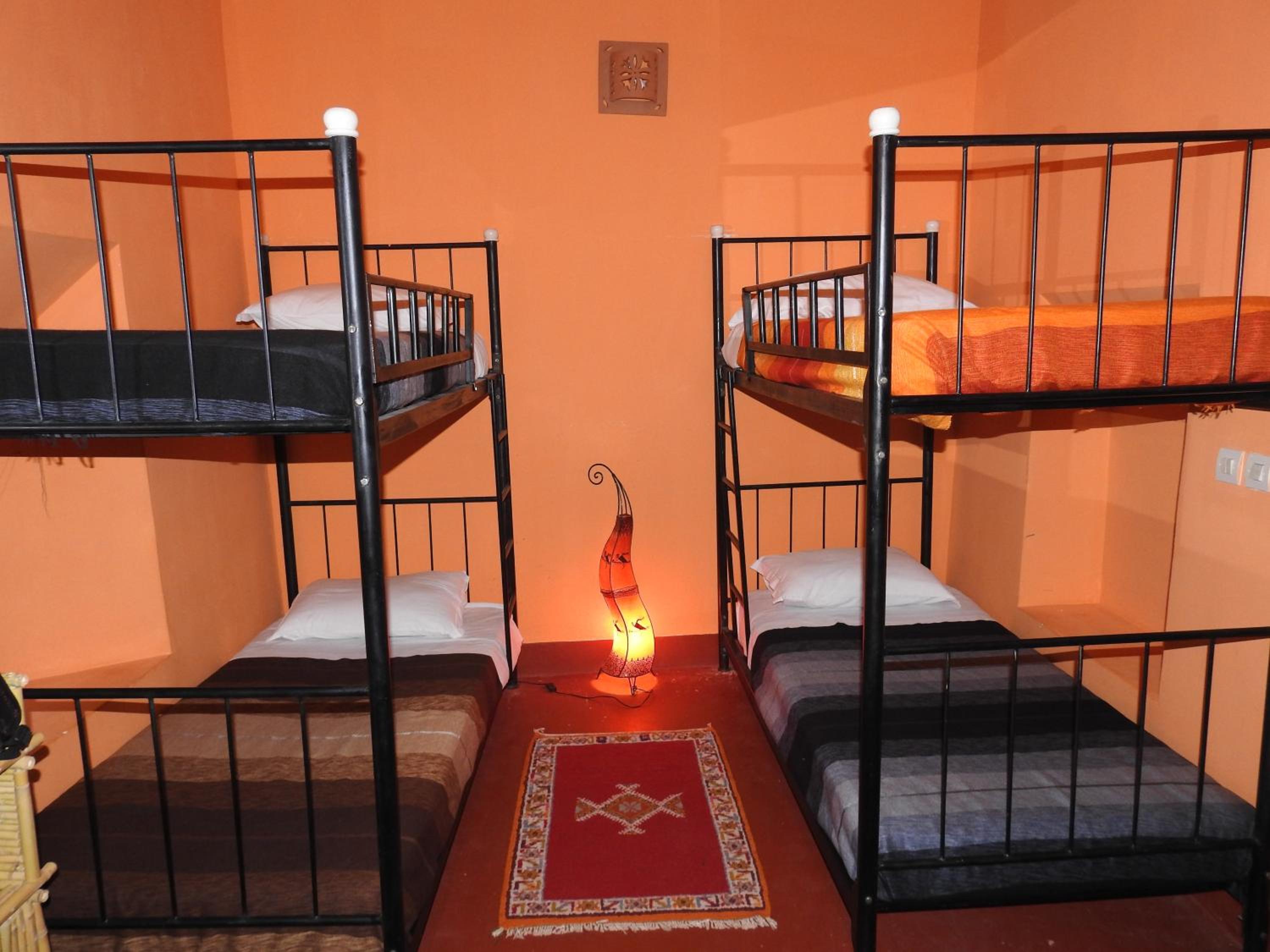 8-Bed Mixed Dormitory Room photo 2