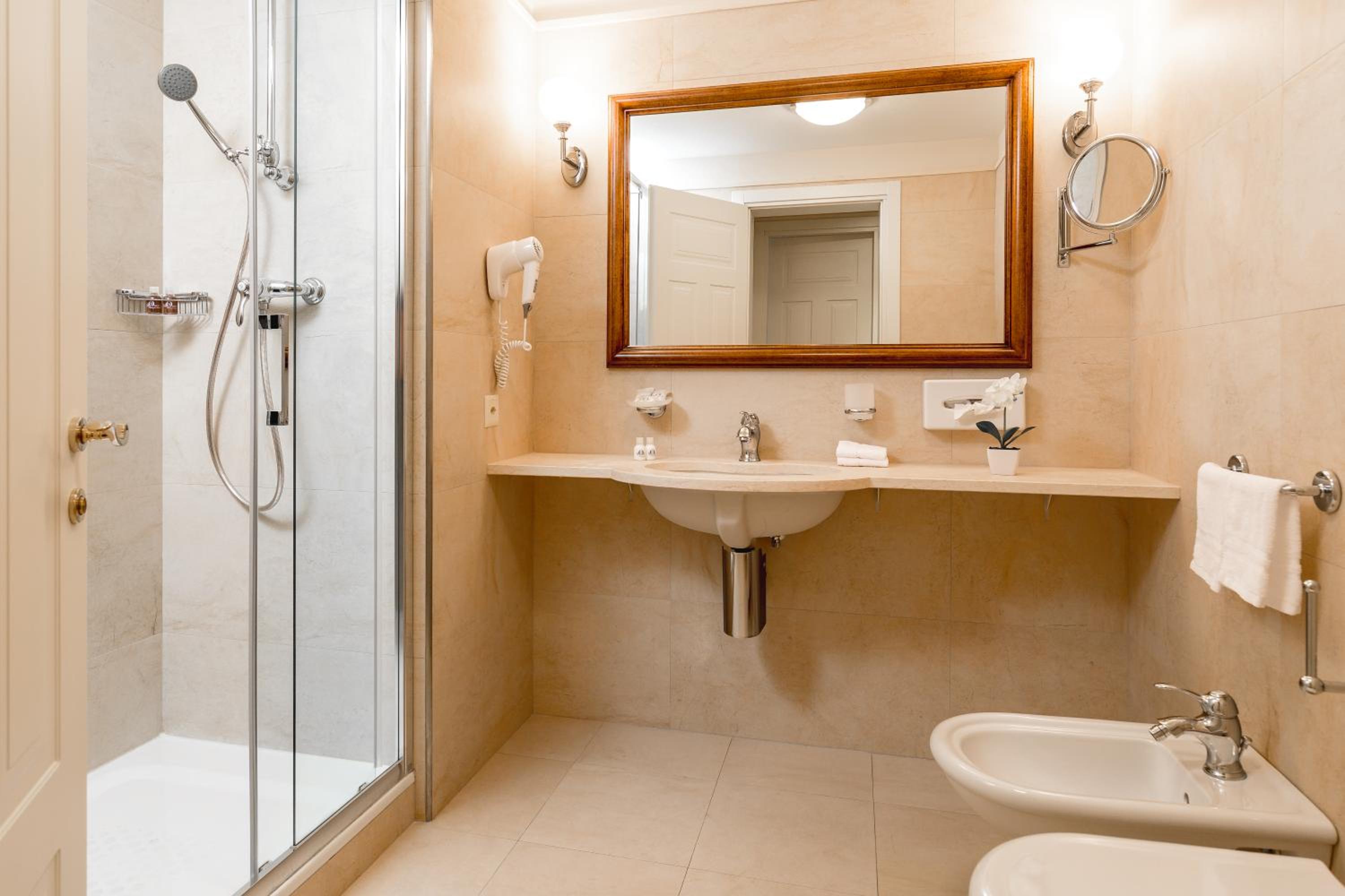 Superior Double Room - Photo 2