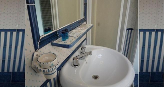Double or Twin Room - Photo 6