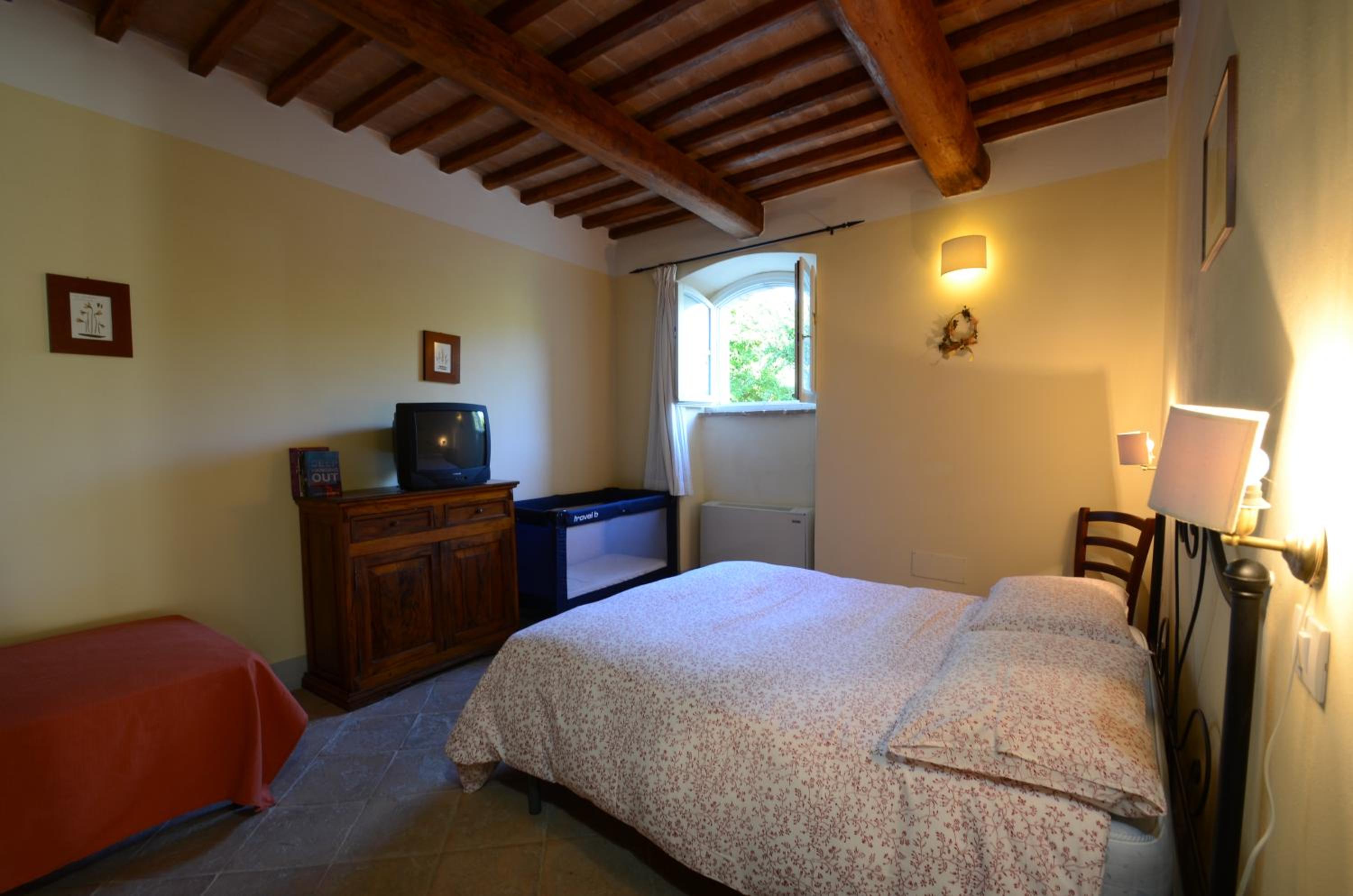 One-Bedroom Apartment - Photo 7