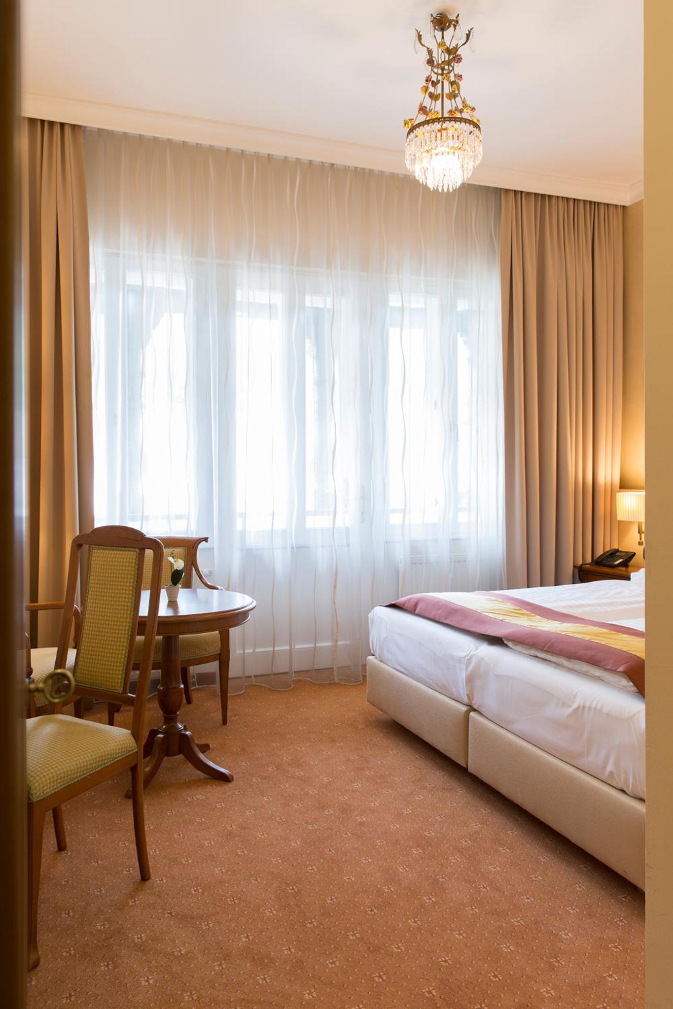 Double Room with Balcony photo 3