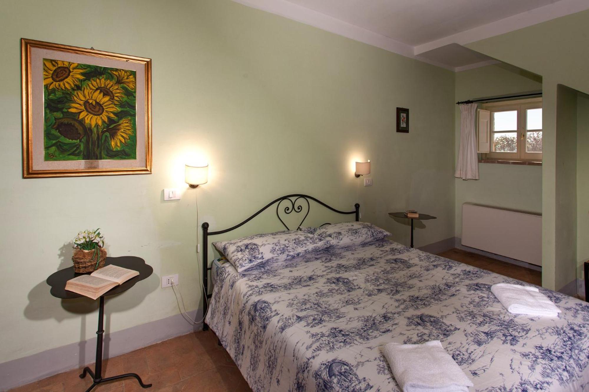One-Bedroom Apartment - Photo 1