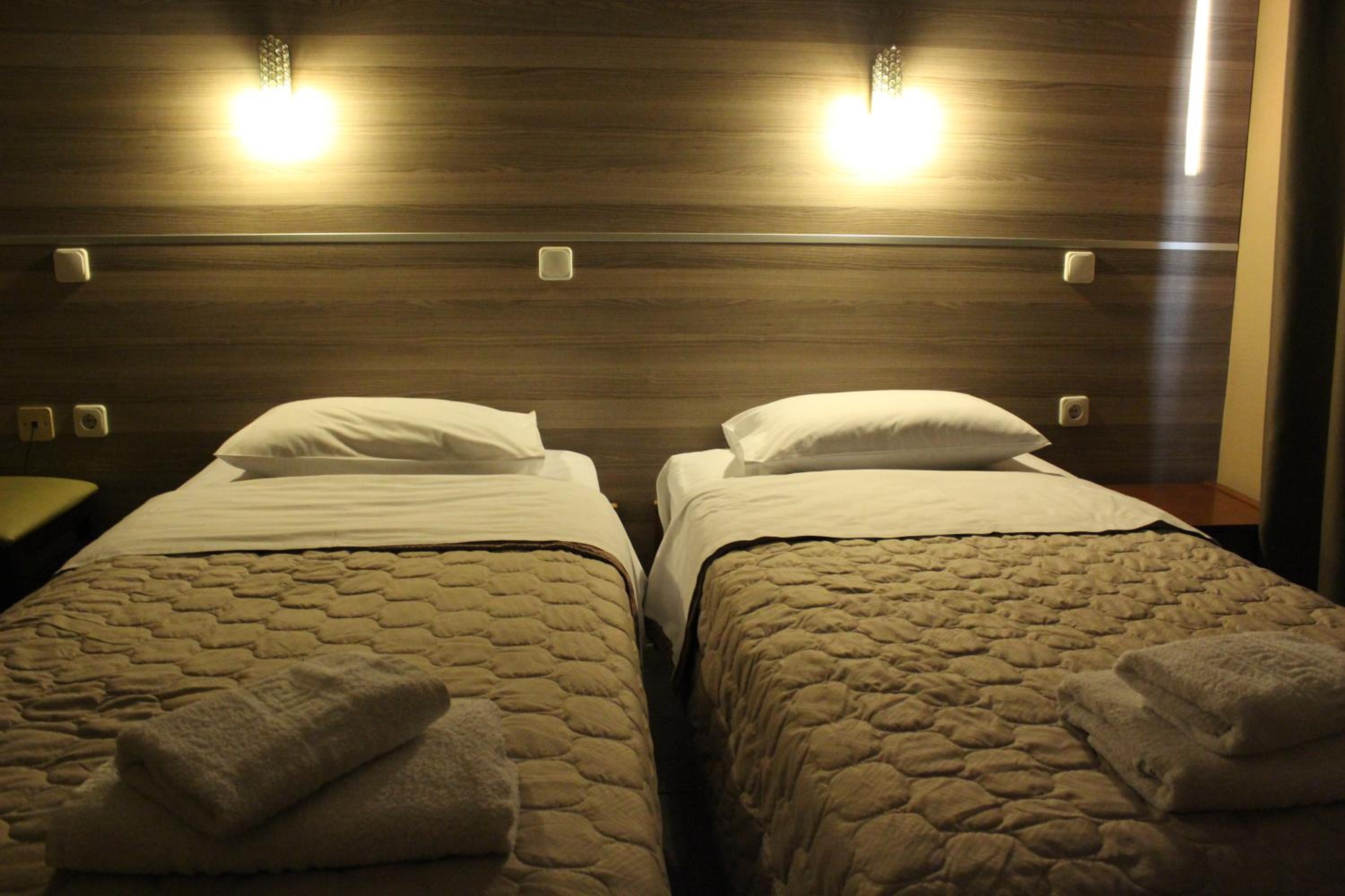 Double Room with Balcony - Photo 4