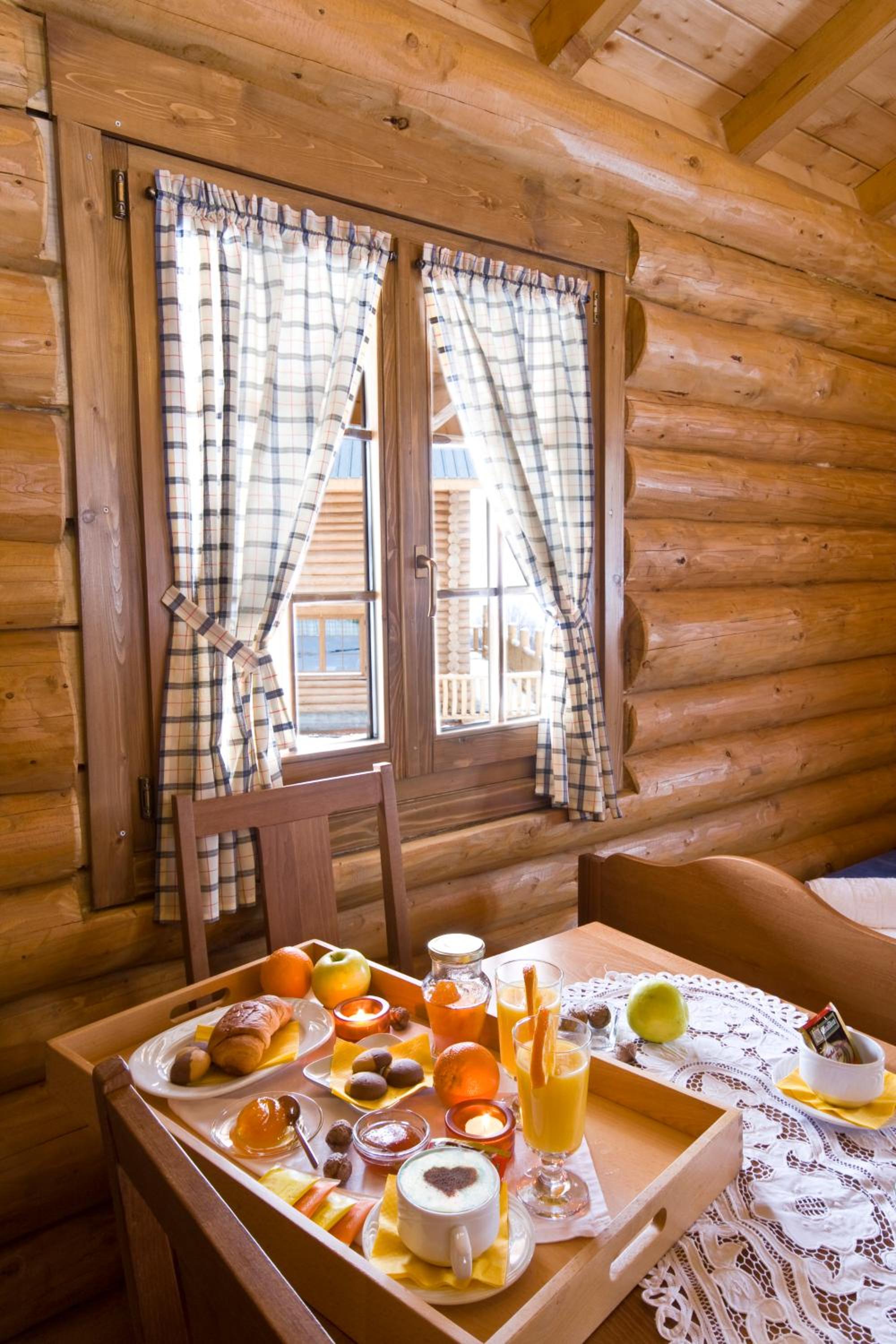 Chalet with fireplace photo 3