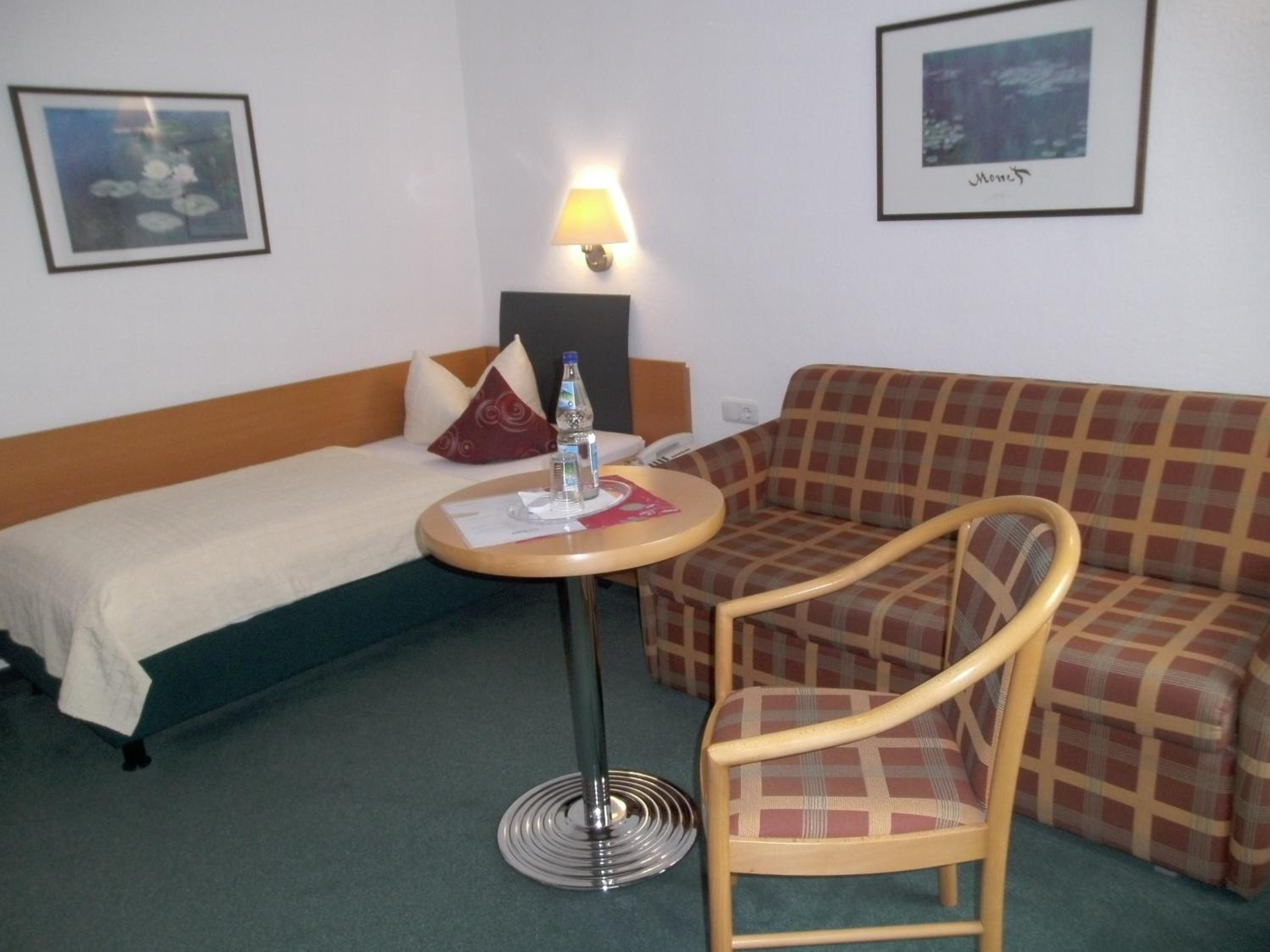 Single Room photo 3