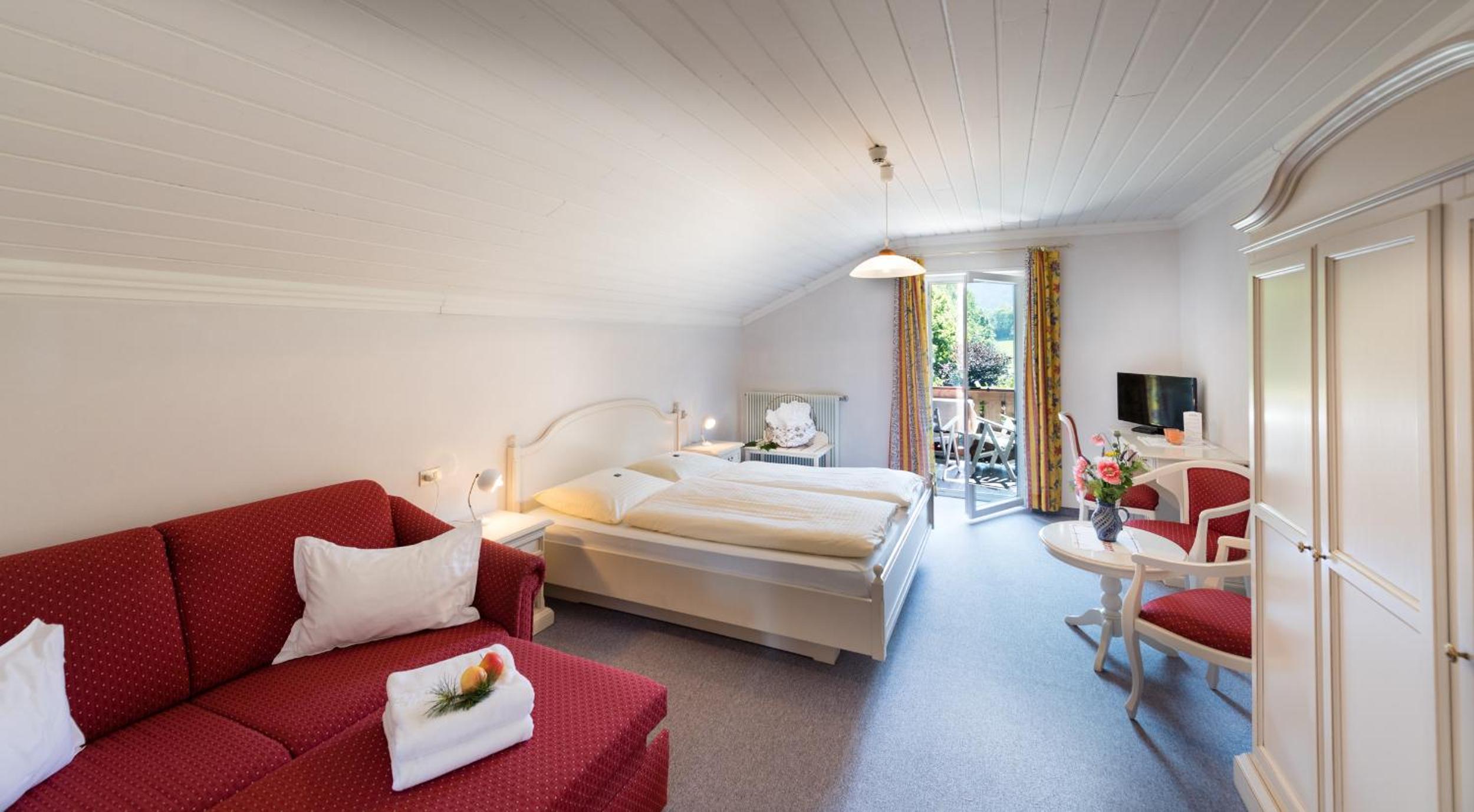 Deluxe Double Room With Balcony photo 3
