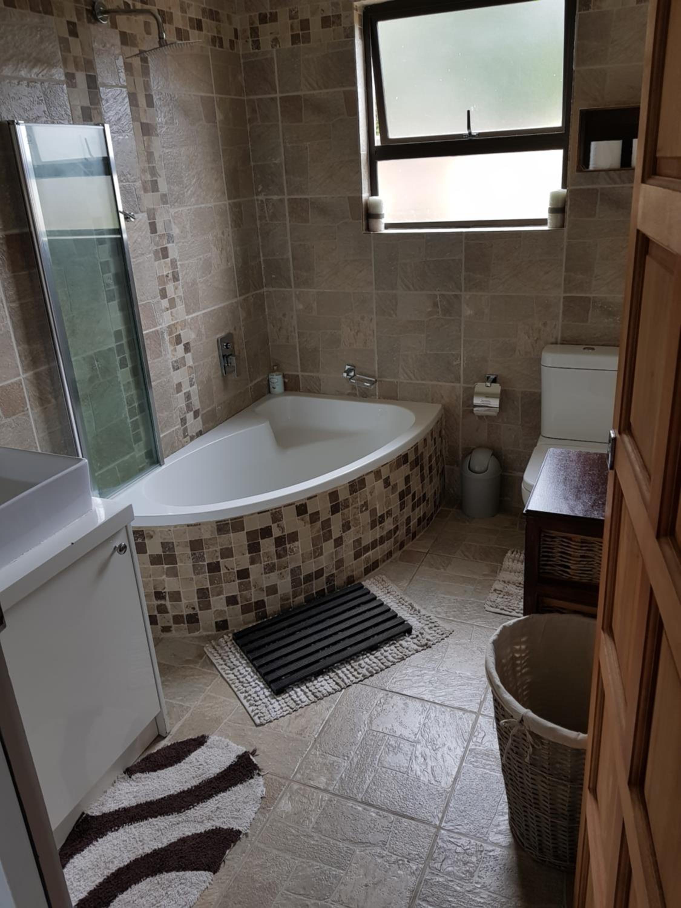 Two-Bedroom House - Photo 8