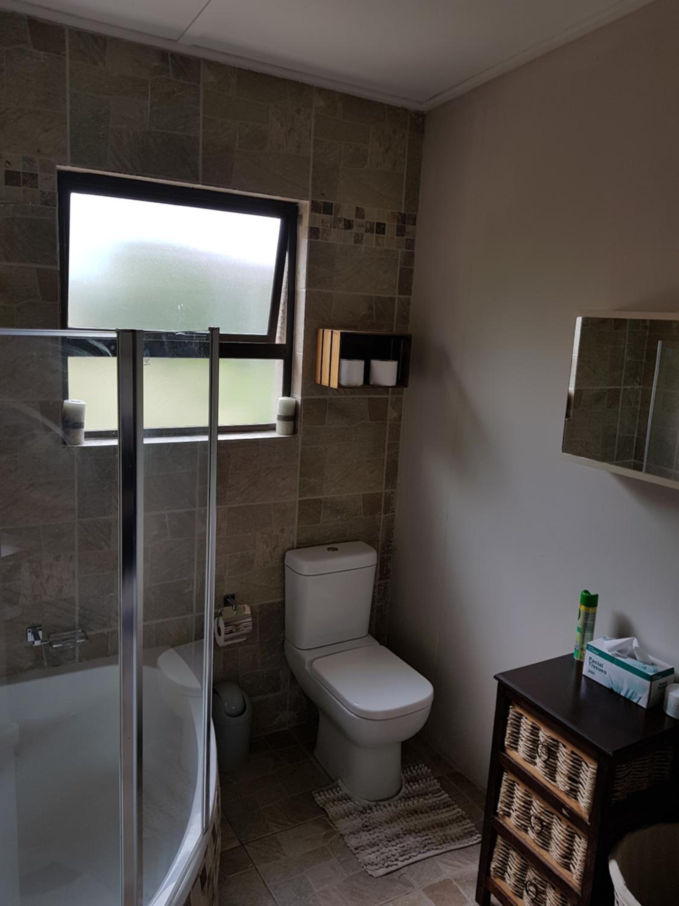 Two-Bedroom House - Photo 7