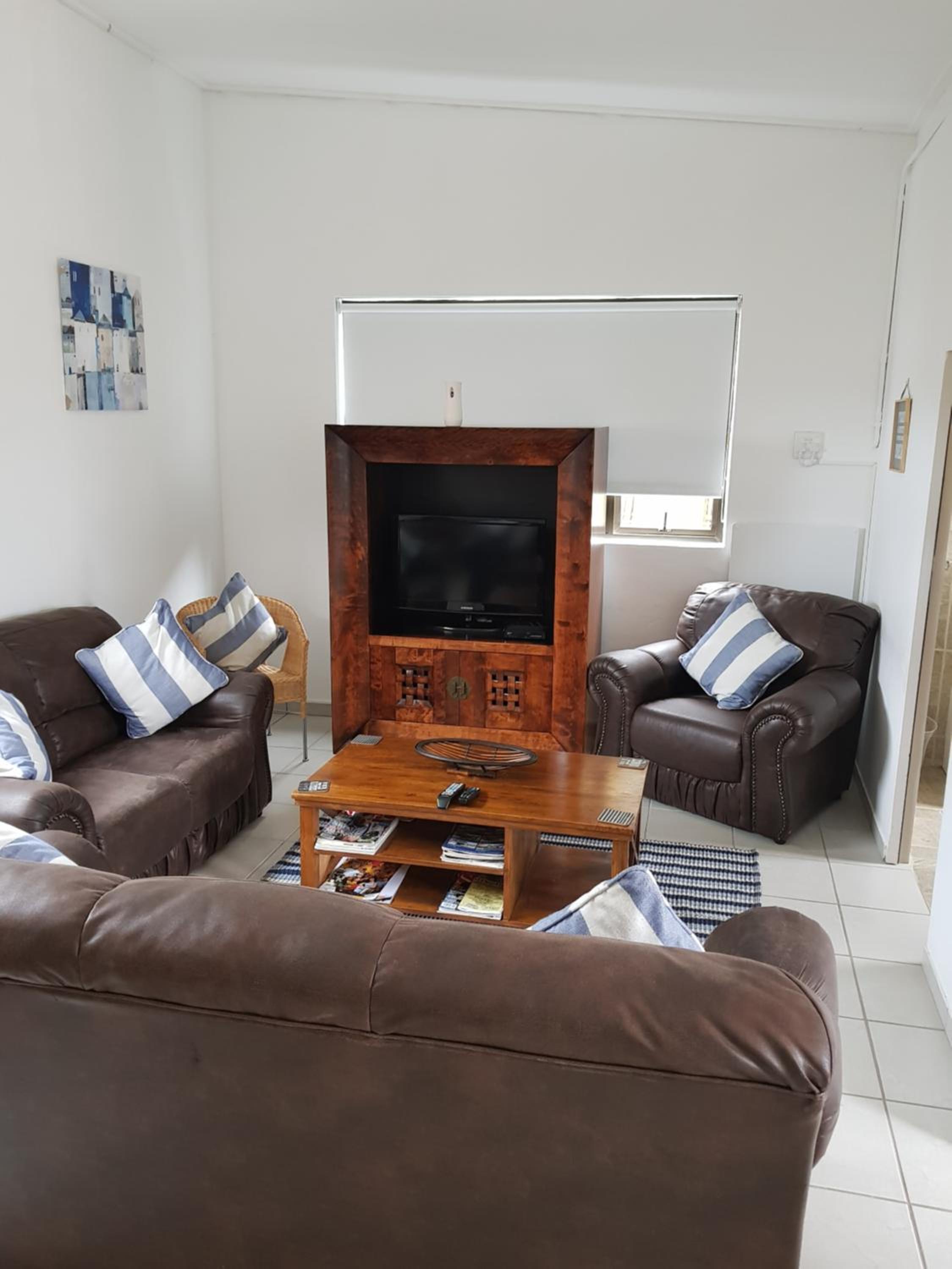 Two-Bedroom House - Photo 16