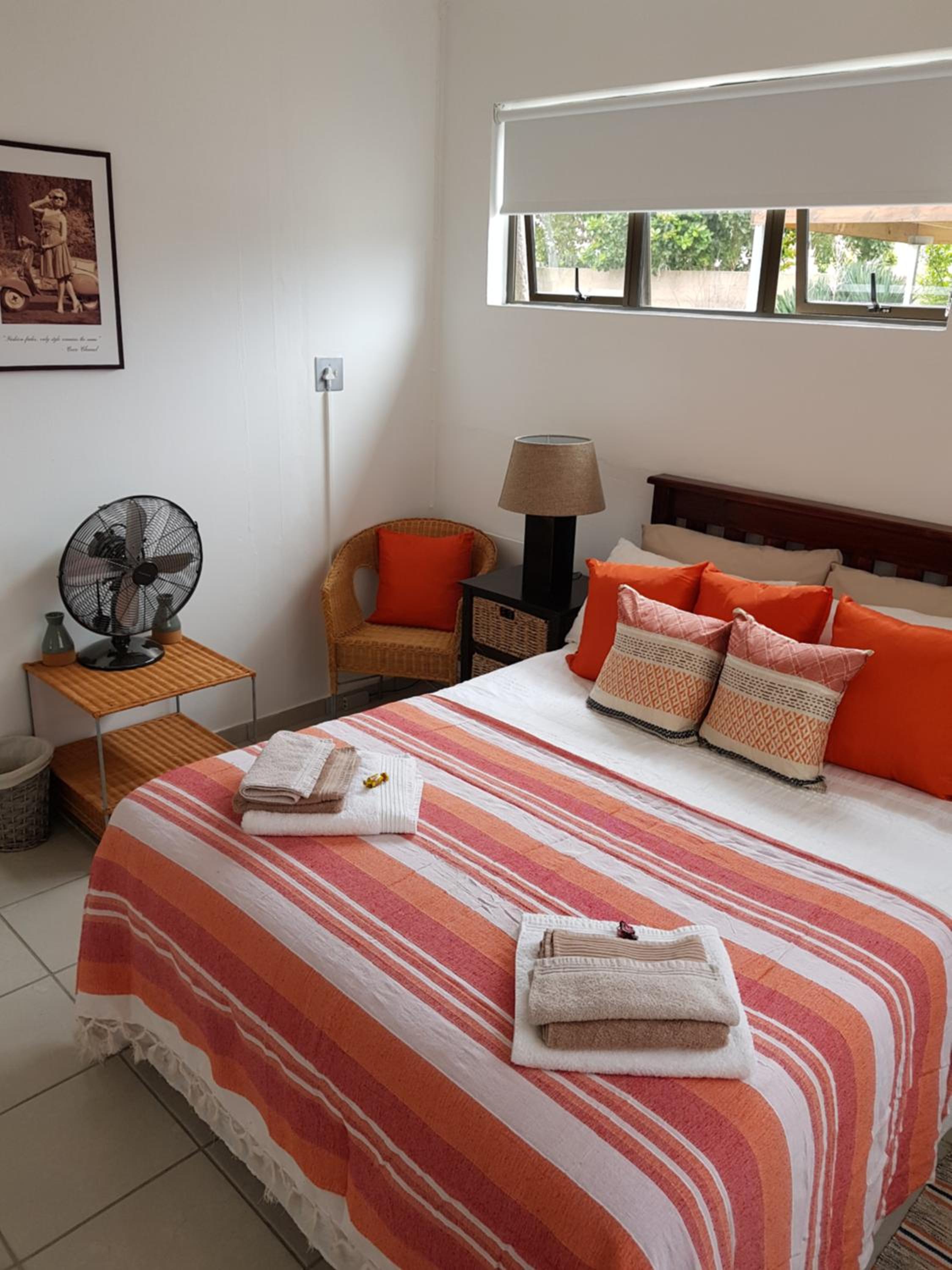 Two-Bedroom House - Photo 19