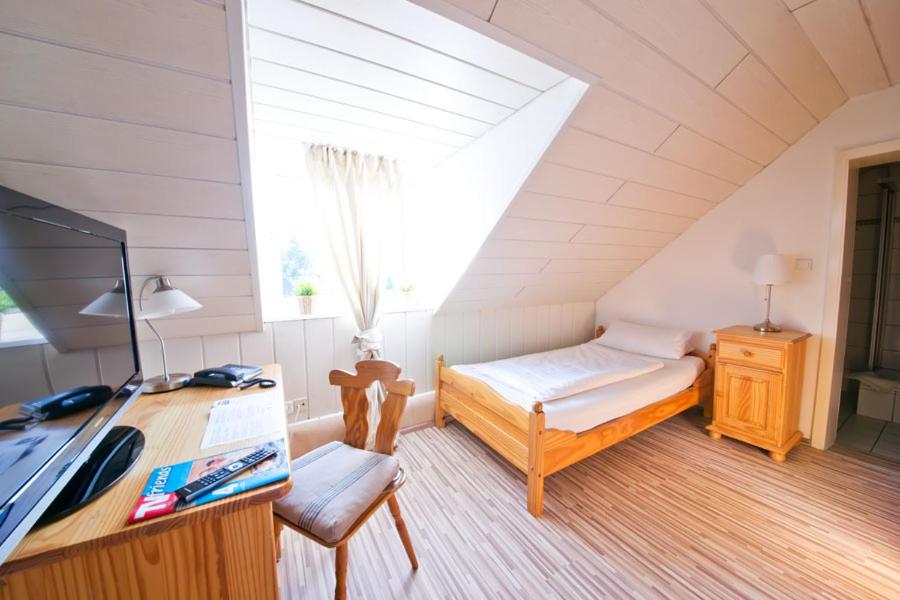 Single Room photo 2