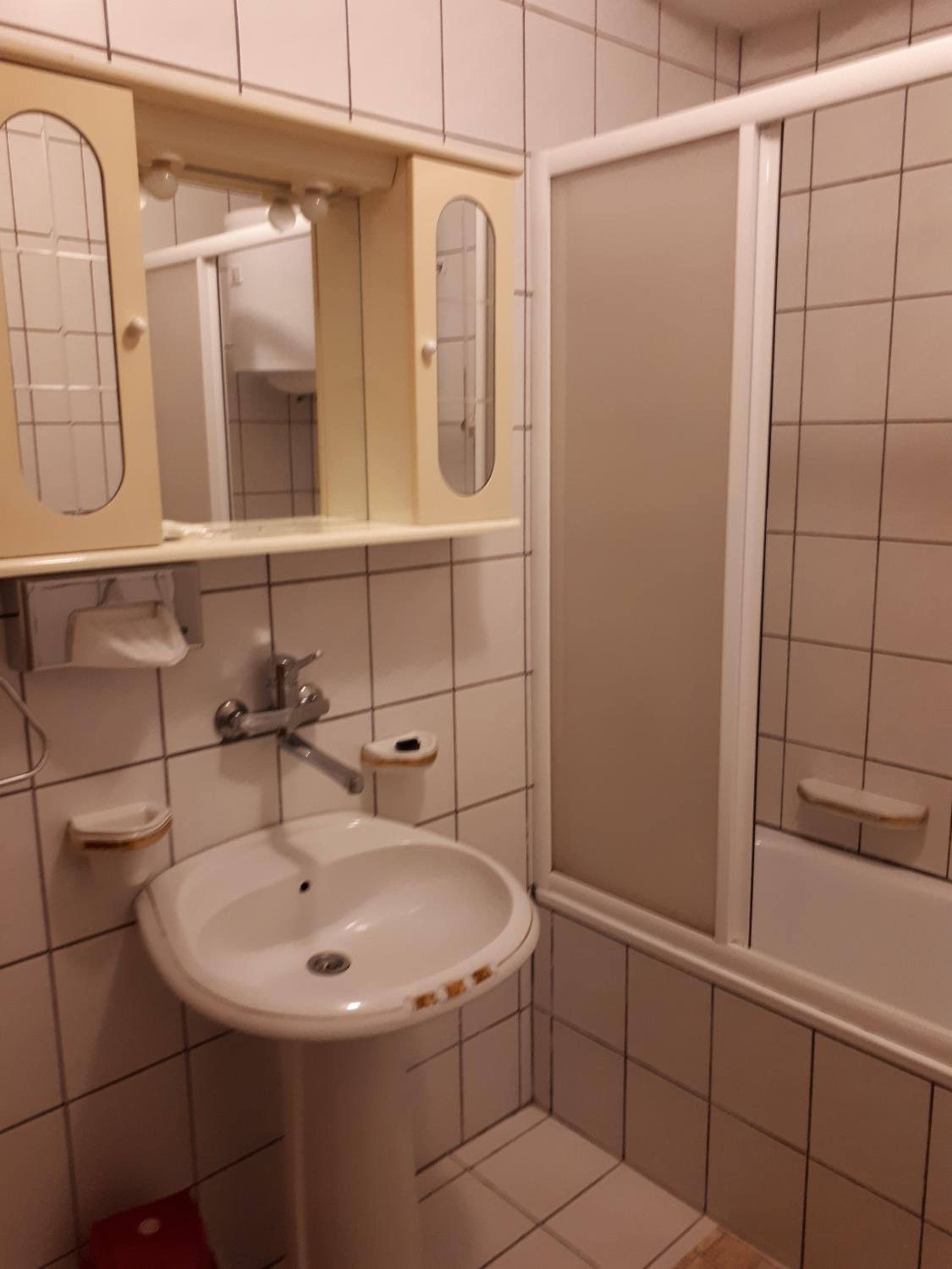 Twin Room - Photo 4