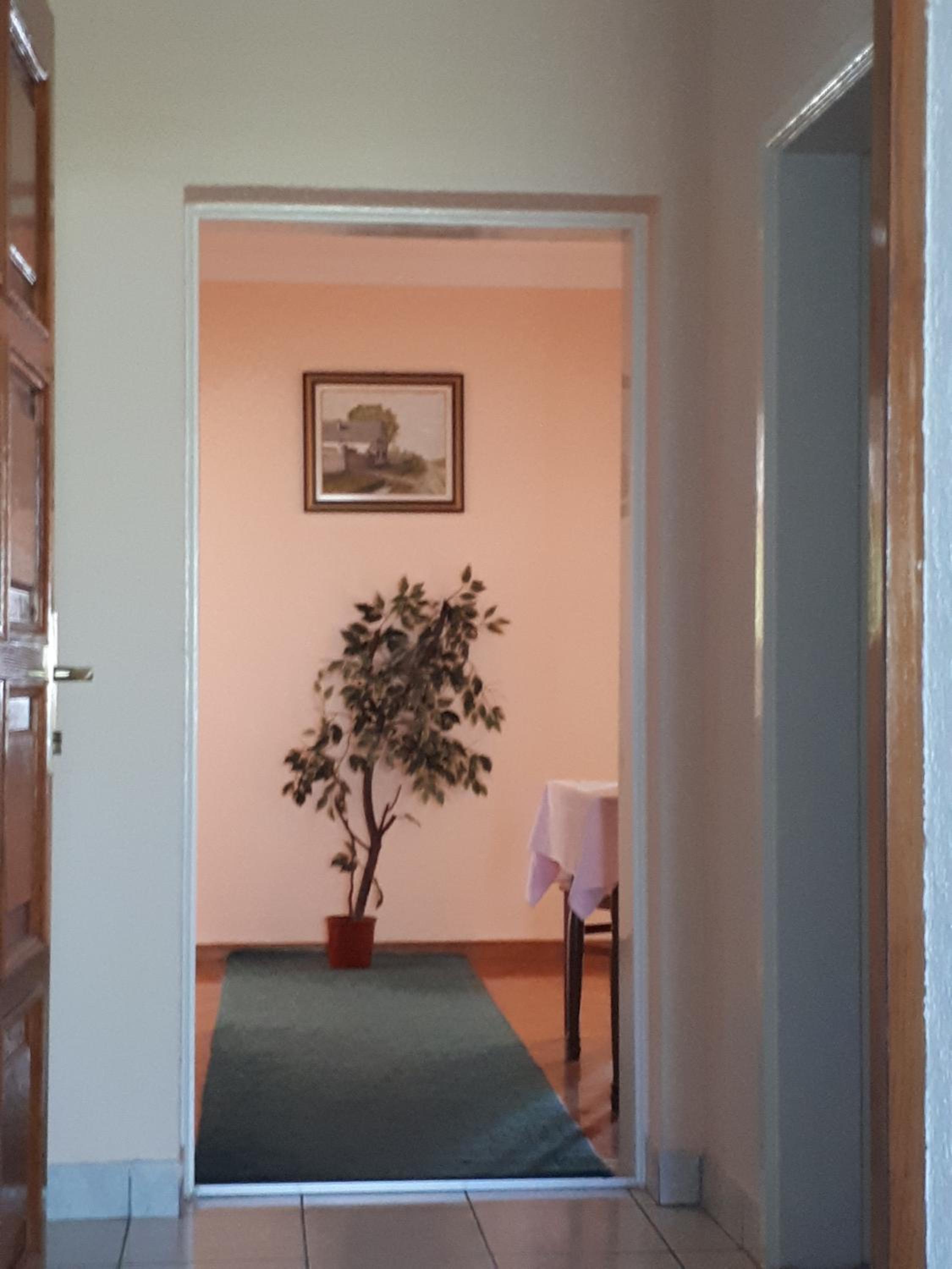 Twin Room - Photo 6