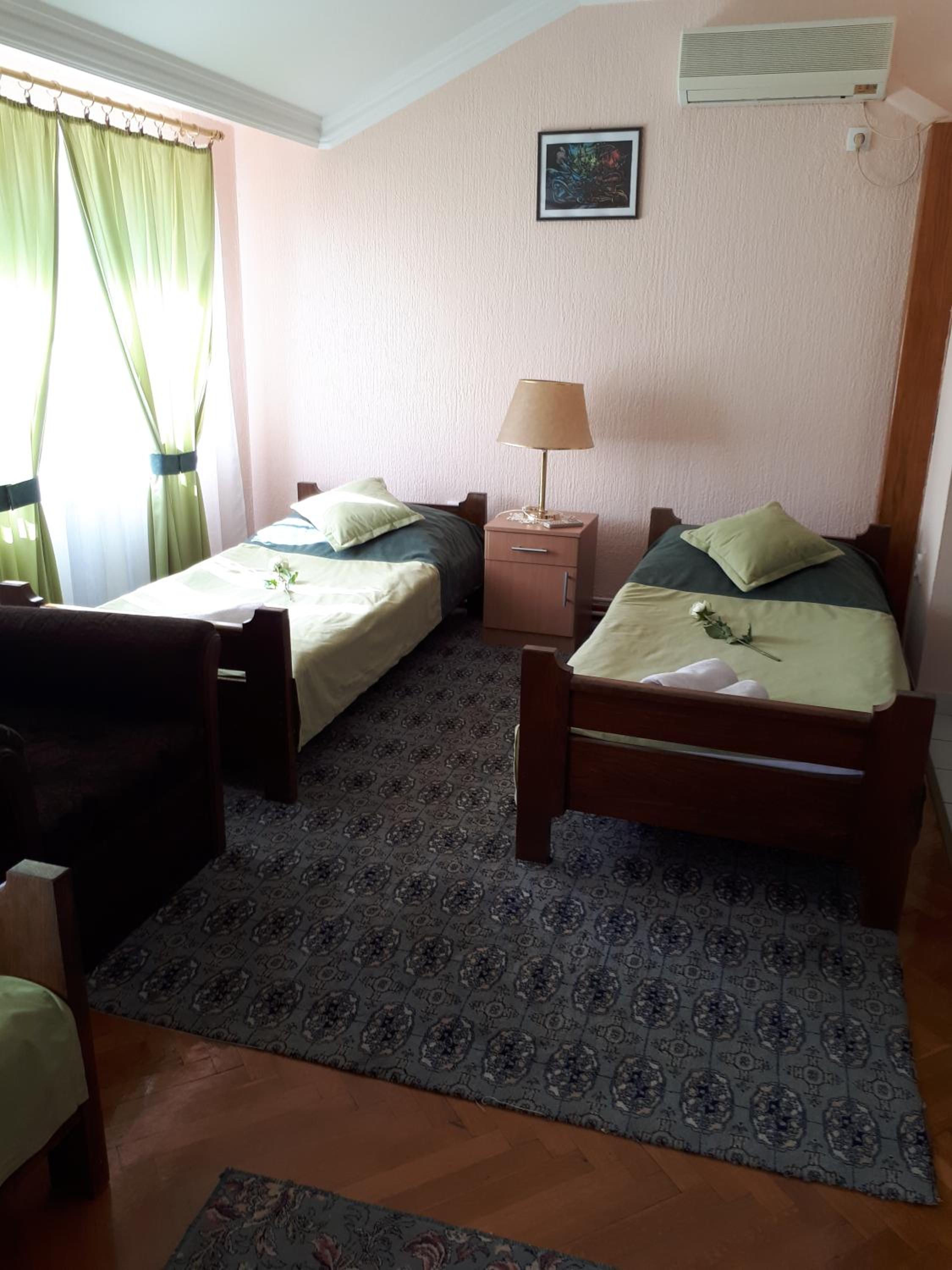 Triple Room - Photo 6