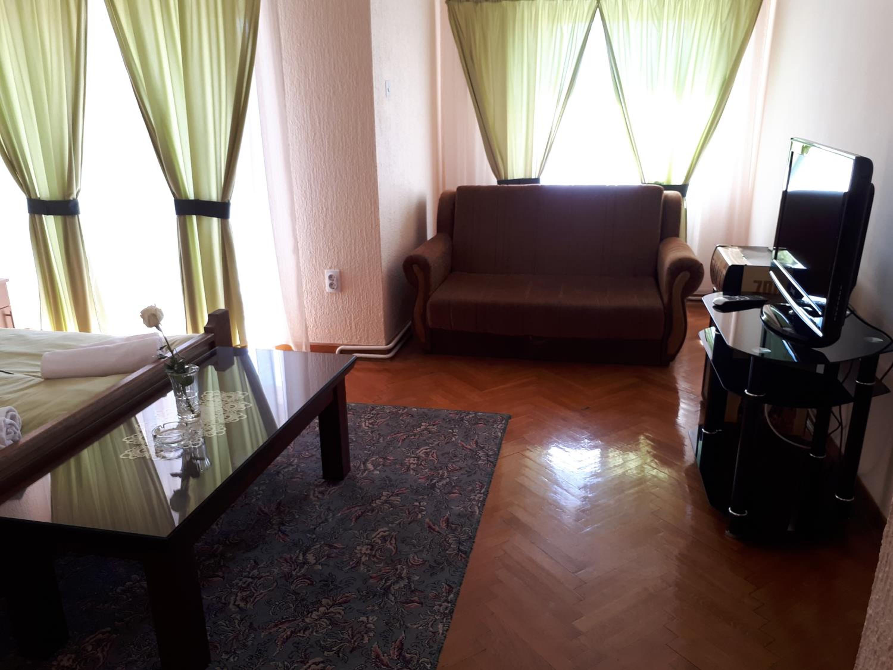 Double Room - Photo 2
