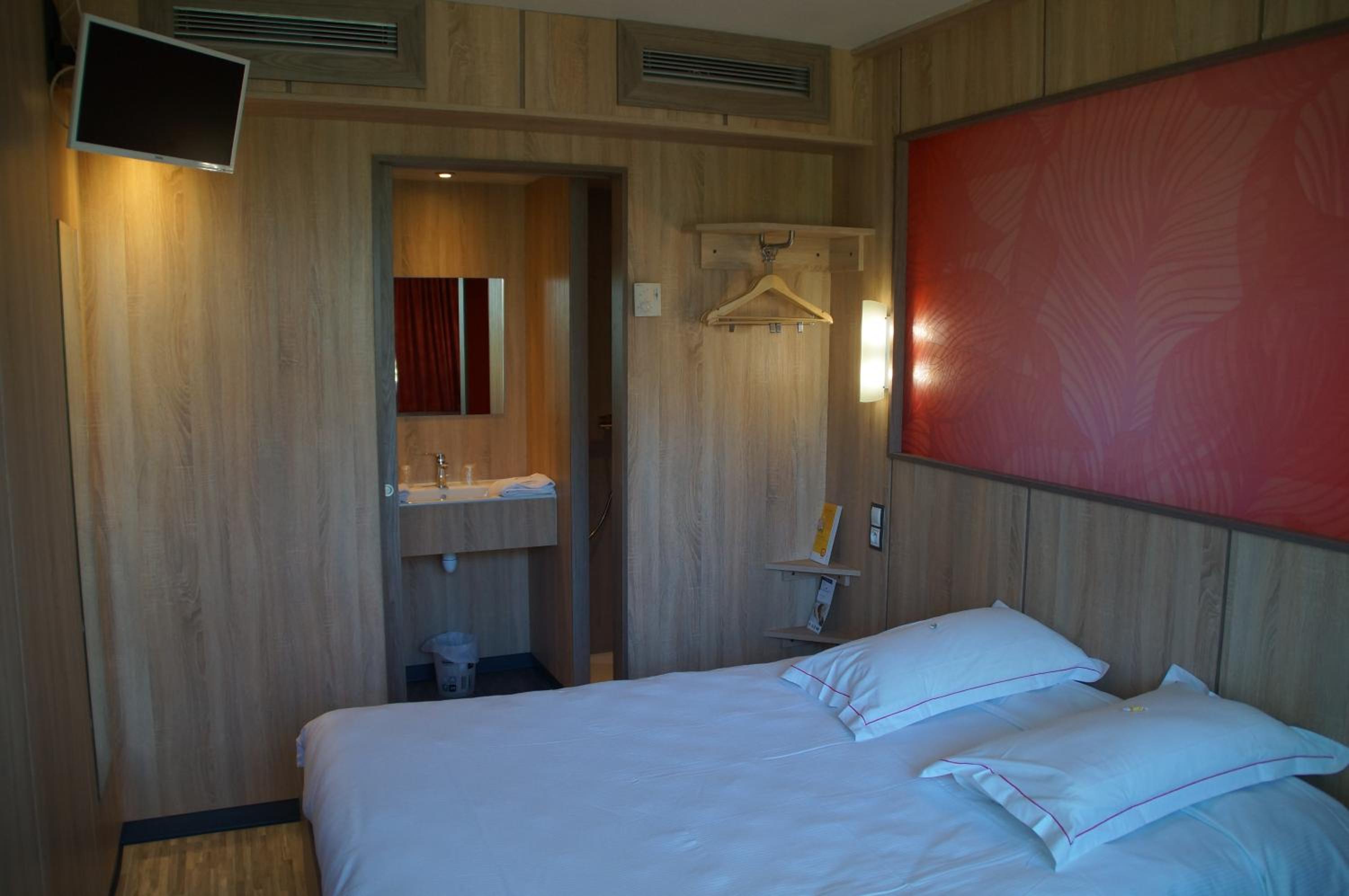 Double Room - Photo 9