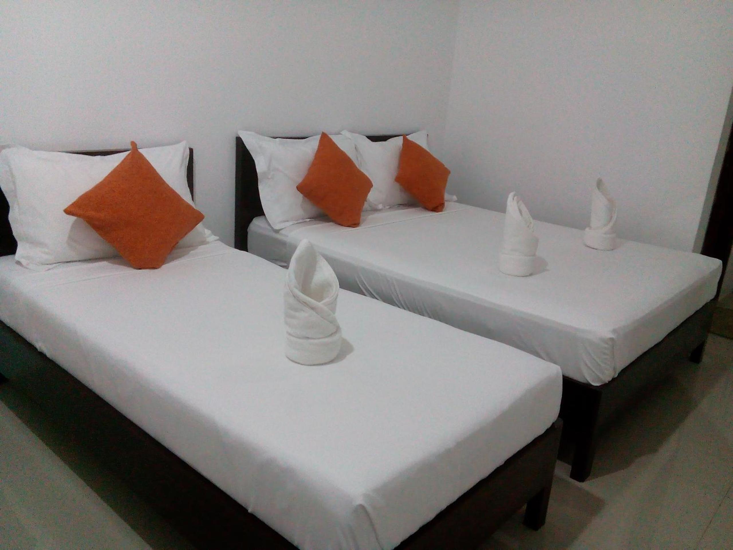 Triple Room with Private Bathroom - Photo 2
