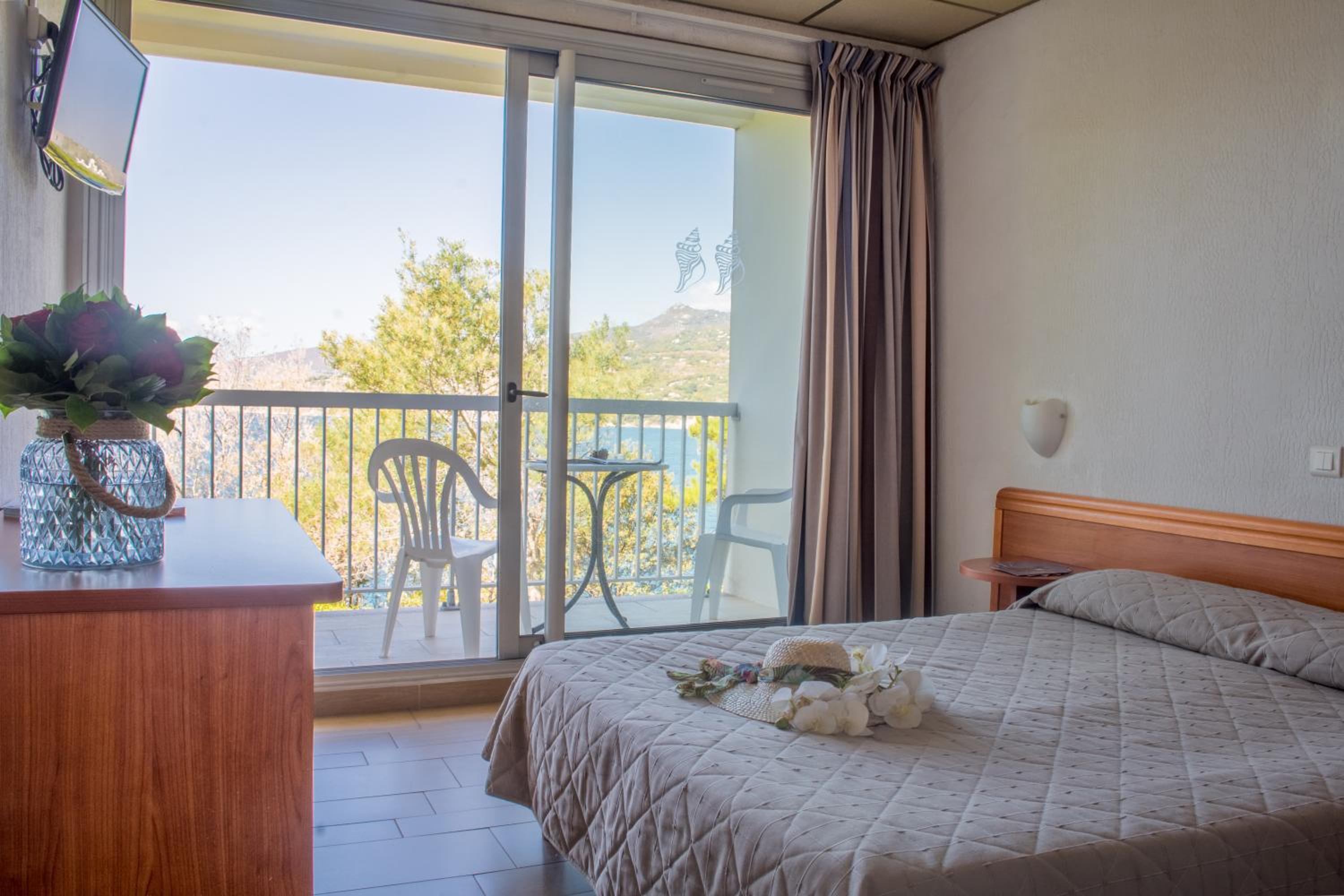 Roc Double Room with garden view photo 2