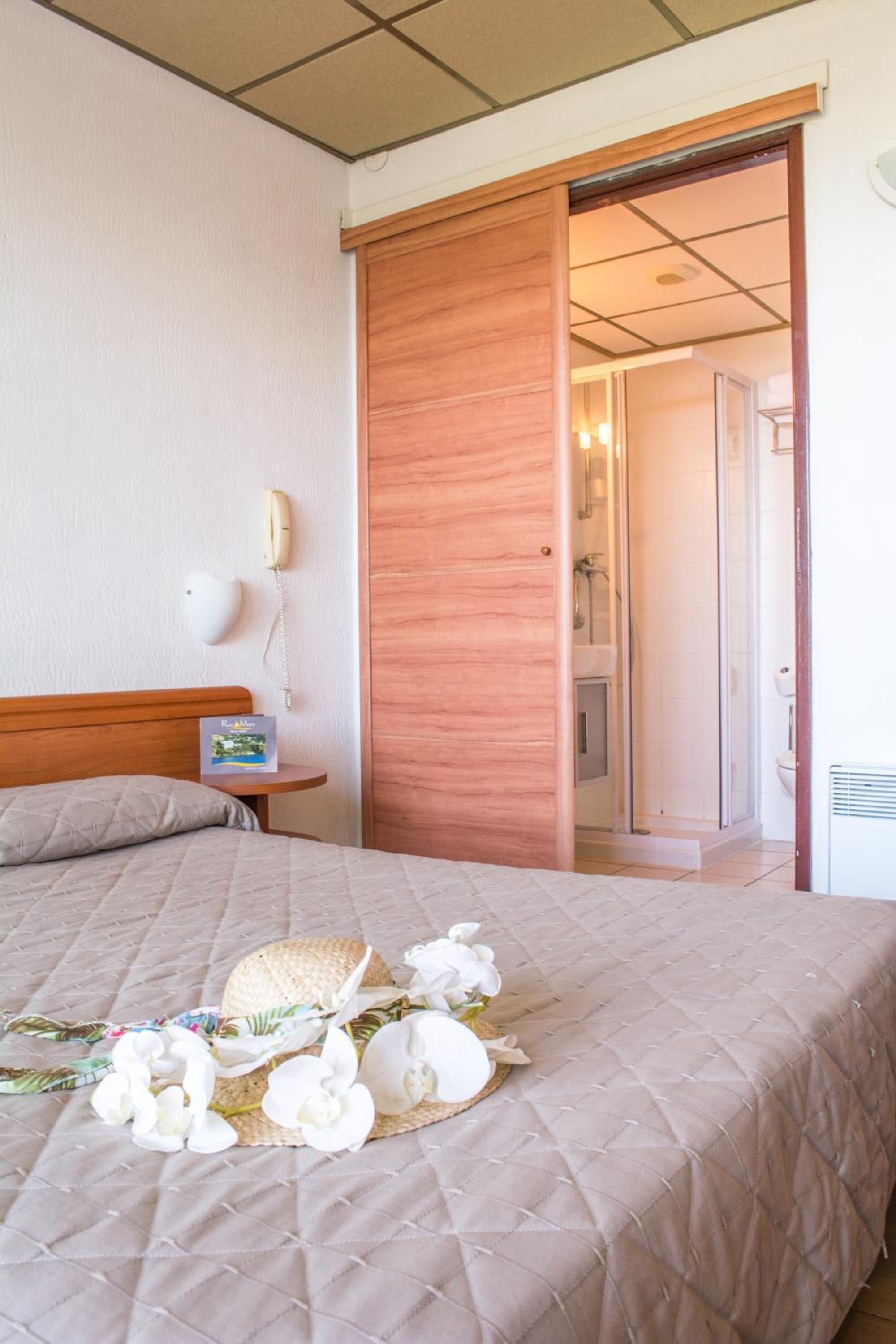 Roc Double Room with garden view photo 3