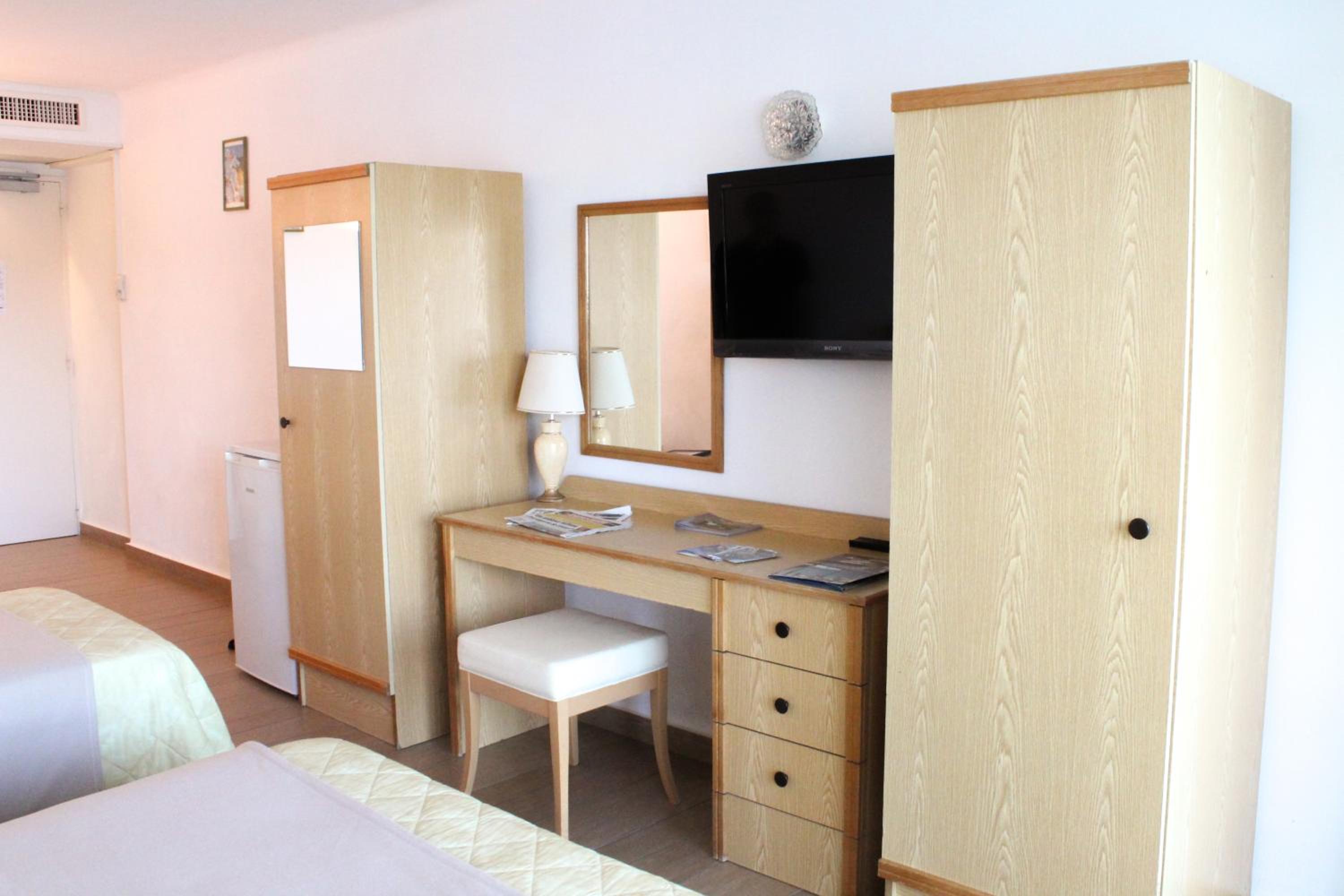 Mare Triple Room photo 2